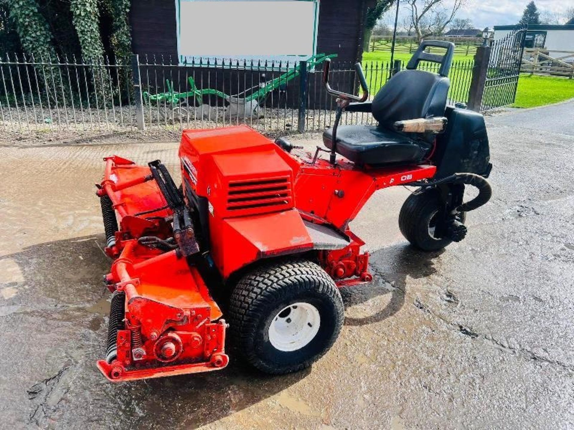 JACOBSEN TRI-KING 1672D 3 GANG LAWN MOWER - Image 10 of 16