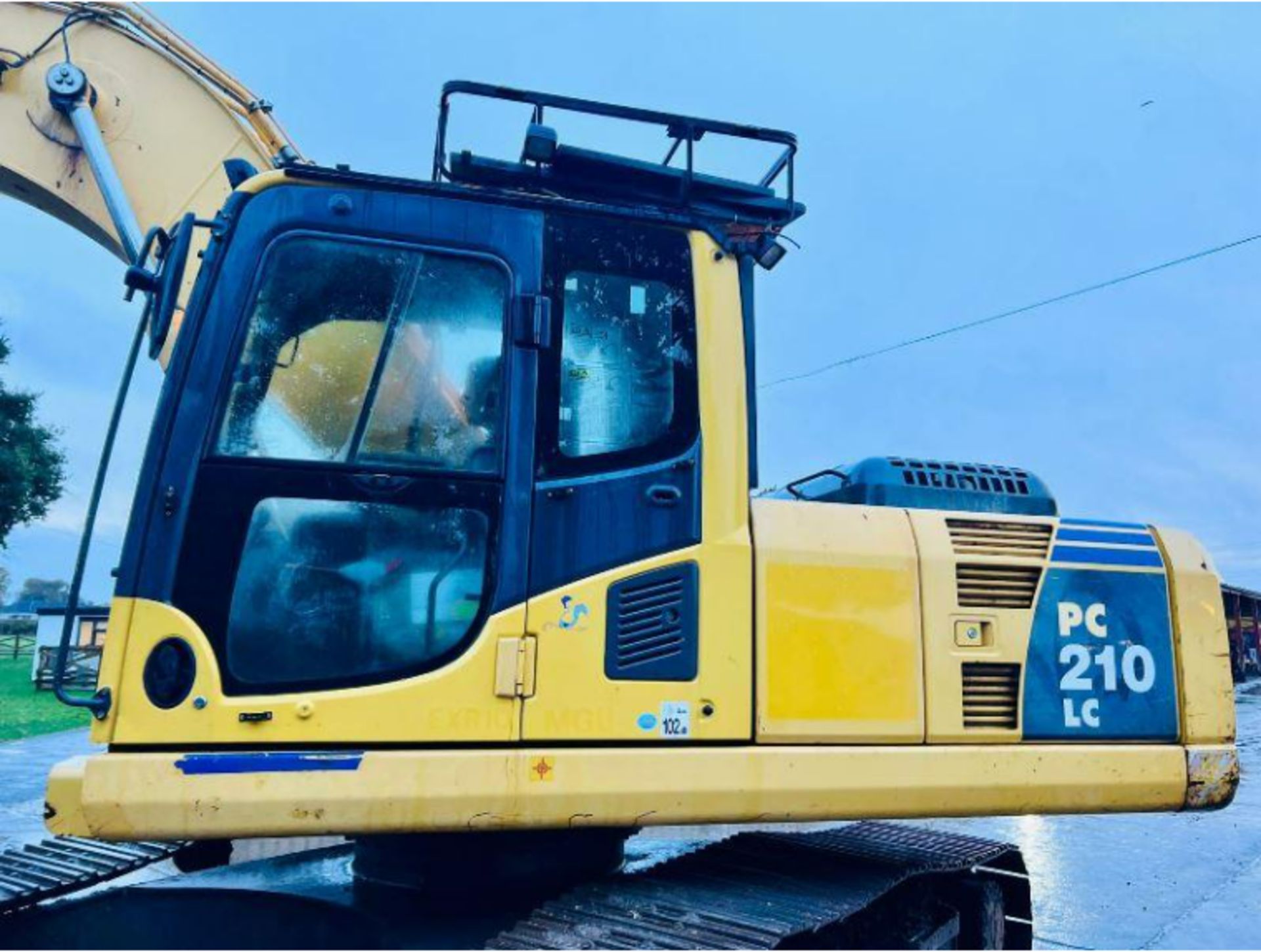 KOMATSU PC210LC-8 TRACKED EXCAVATOR * YEAR 2012 * C/W QUICK HITCH - Image 19 of 21