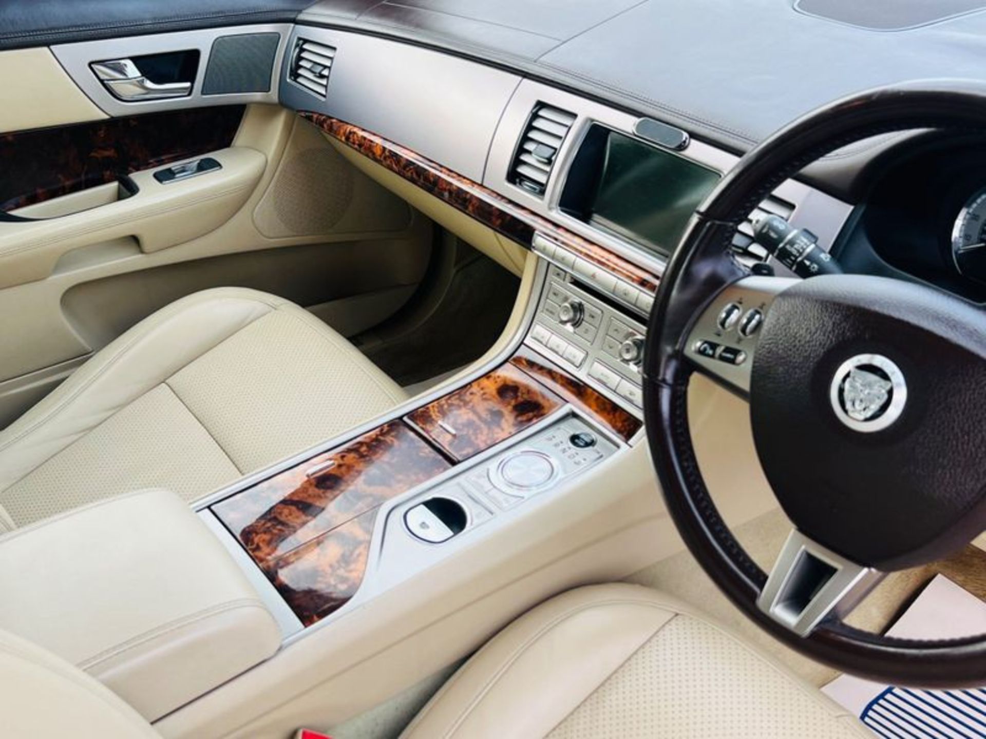 JAGUAR XF 82K MILES 2.7D V6 PREMIUM LUXURY AUTO EURO 4 4DR 2008 (08 REG) - Image 32 of 58