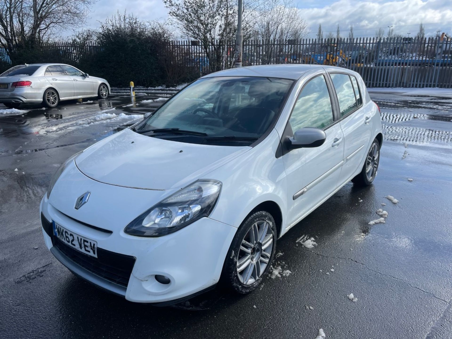 2012 RENAULT CLIO 1.2 DYNAMIQUE TOM TOM 5 DOOR HATCHBACK - 135,975 MILES