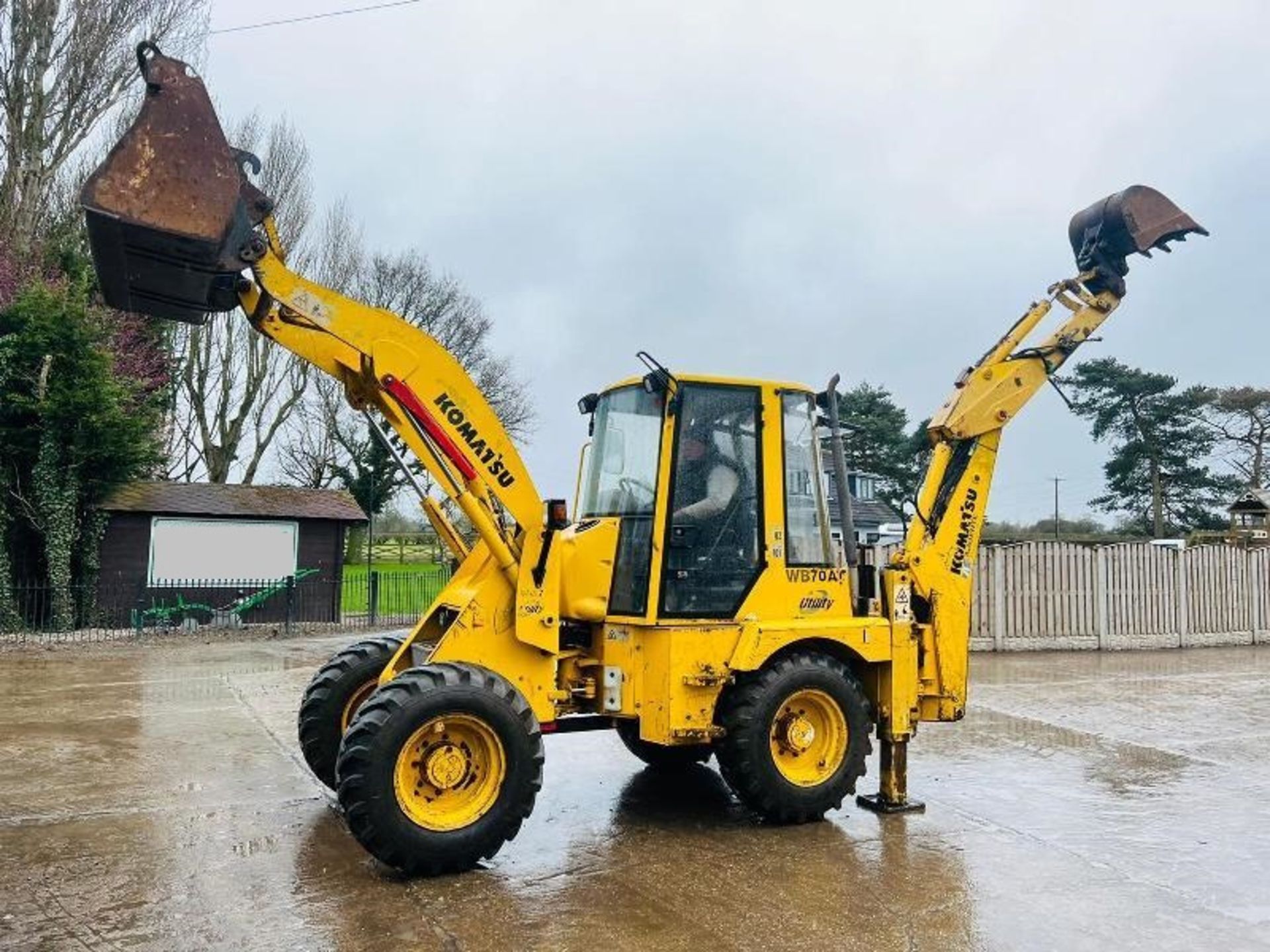 KOMATSU WB70A 4WD PIVOT STEER BACKHOE DIGGER C/W QUICK HITCH - Image 7 of 18