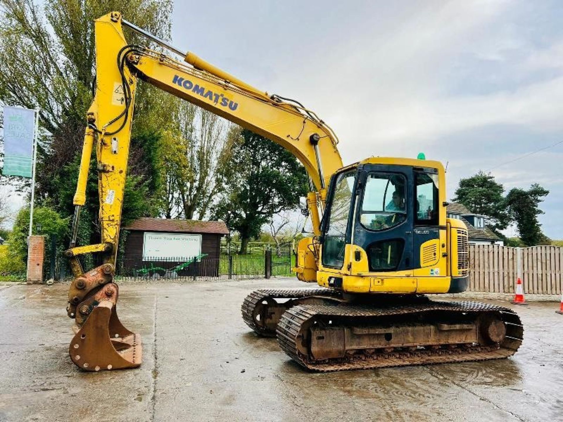 KOMATSU PC138US TRACKED EXCAVATOR * ZERO SWING * C/W QUICK HITCH - Image 4 of 17