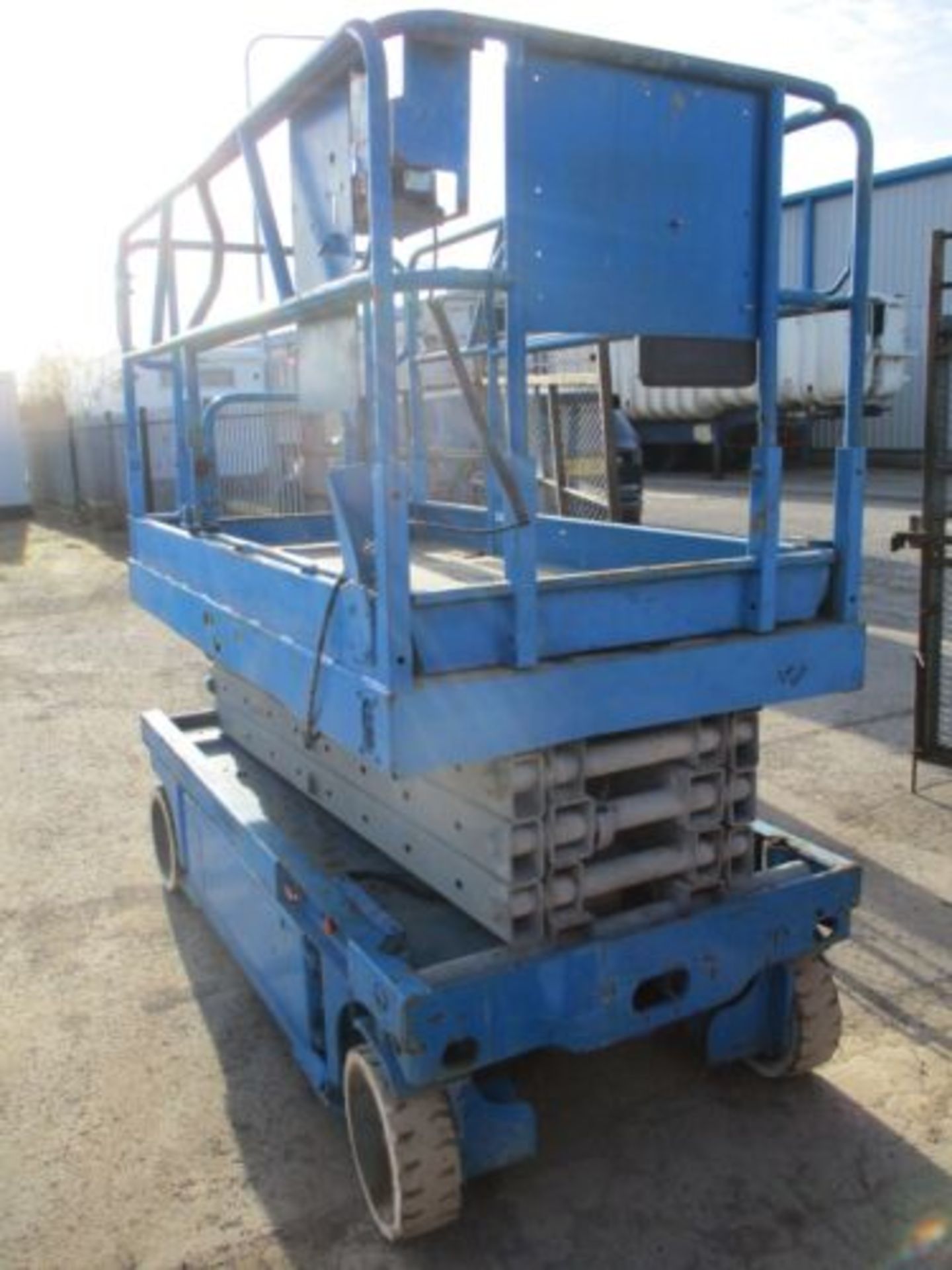 GENIE 2646 SCISSOR LIFT ACCESS PLATFORM CHERRY PICKER SKYJACK 3219 4626 1932 - Image 10 of 12