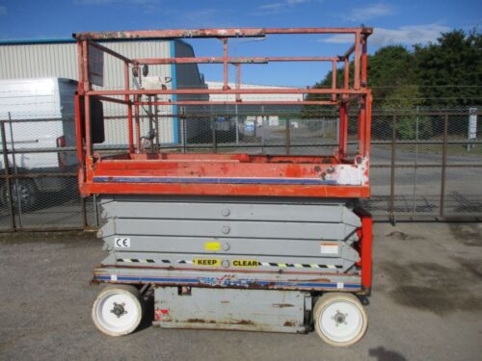 SKYJACK SJ4632 SCISSOR LIFT ACCESS PLATFORM CHERRY PICKER GENIE 3246 DELIVE - Image 8 of 12