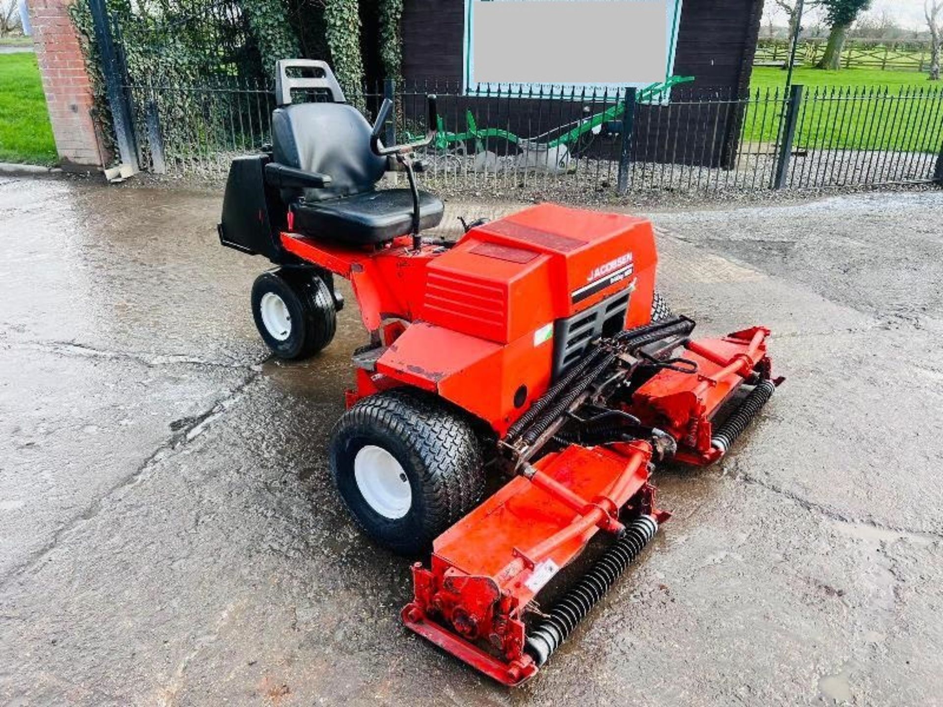 JACOBSEN TRI-KING 1672D 3 GANG LAWN MOWER - Image 9 of 16