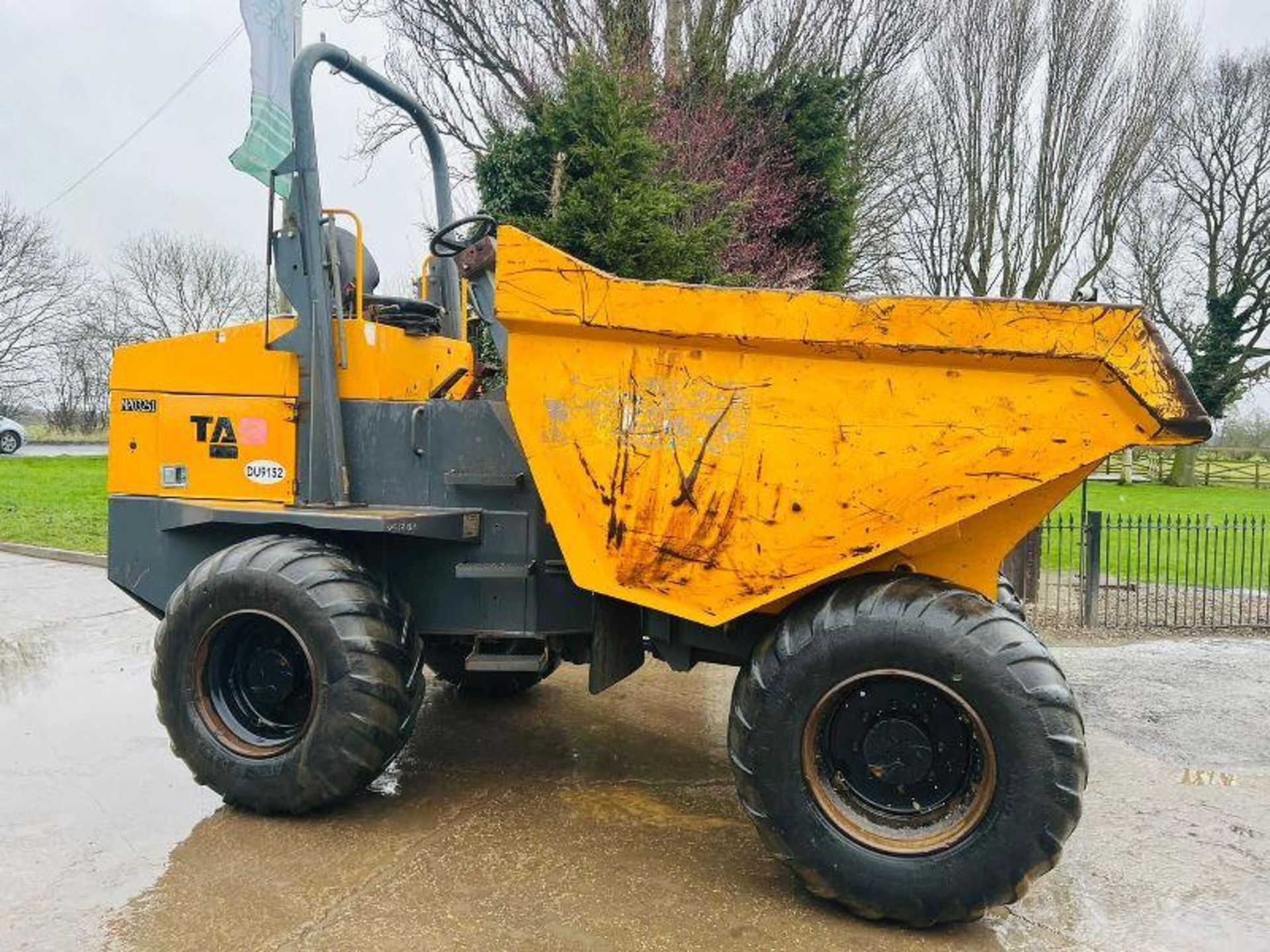 TEREX TA9 4WD DUMPER * YEAR 2015 , 3220 HOURS * C/W ROLE BAR - Image 11 of 12