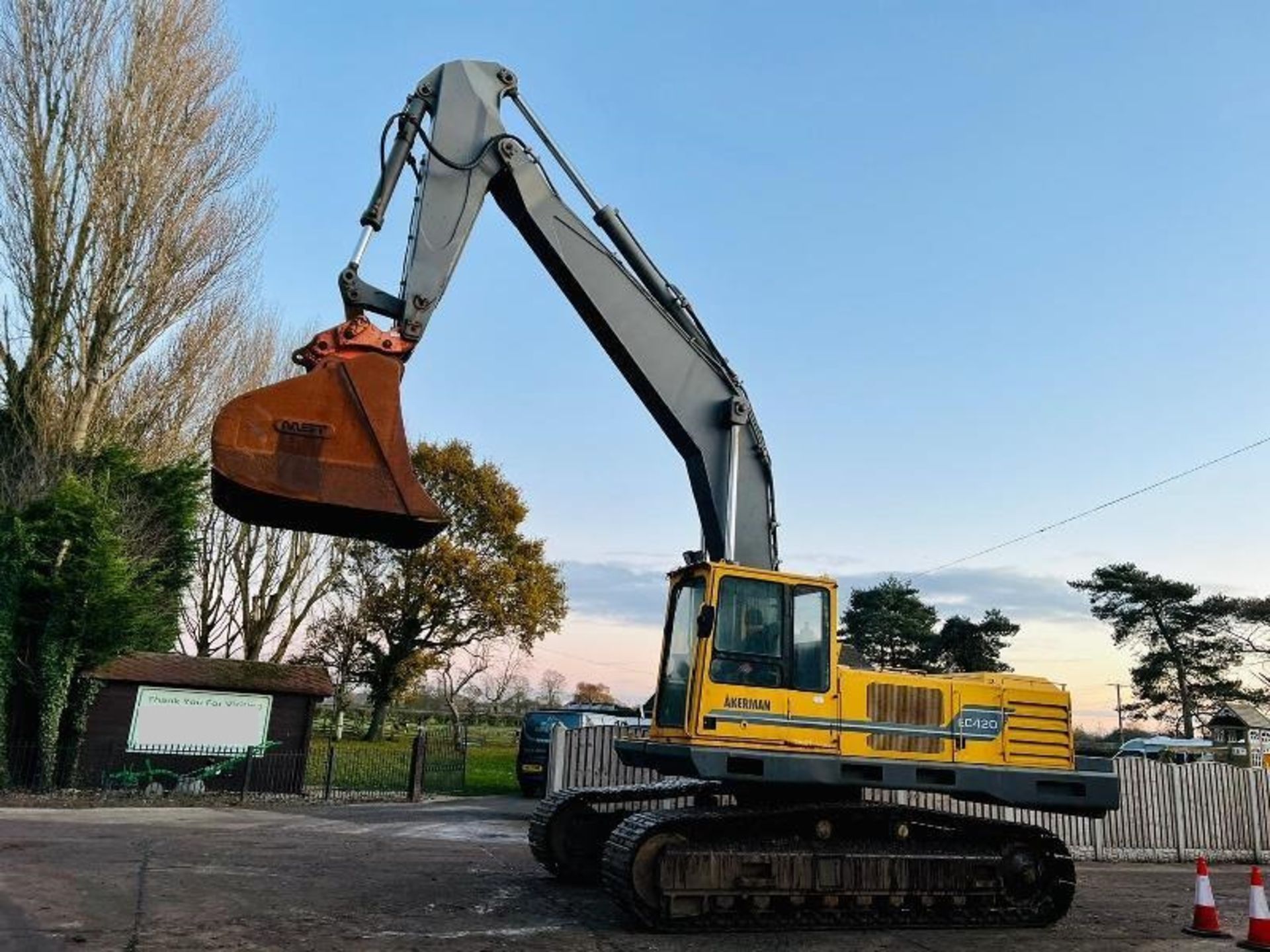 AKERMAN EC420 TRACKED EXCAVATOR C/W DOUBLE LOCKING QUICK HITCH - Image 10 of 11