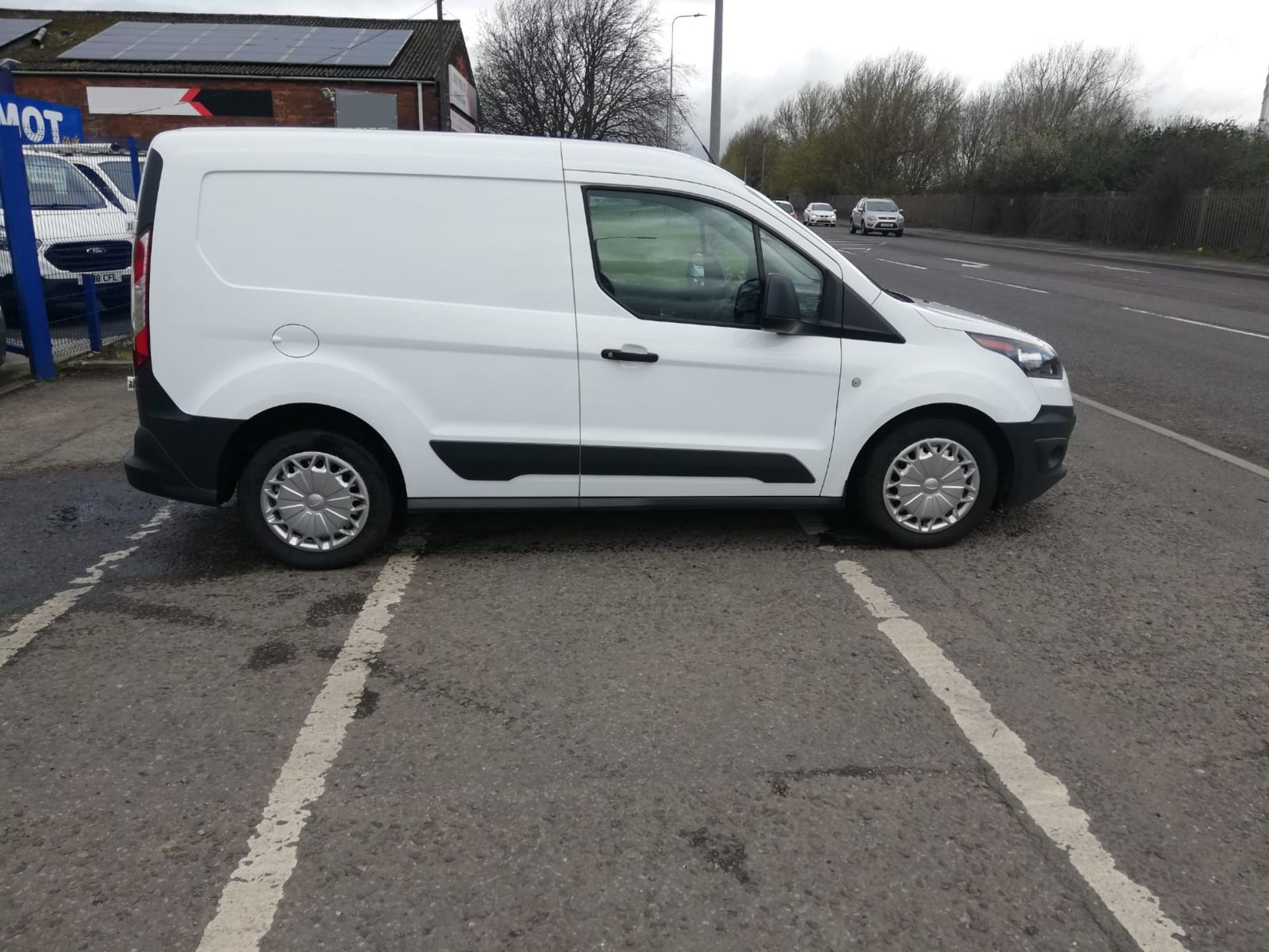2017 17 FORD TRANSIT CONNECT PANEL VAN - EURO 6 - 145K MILES - PLY LINED - Image 8 of 10