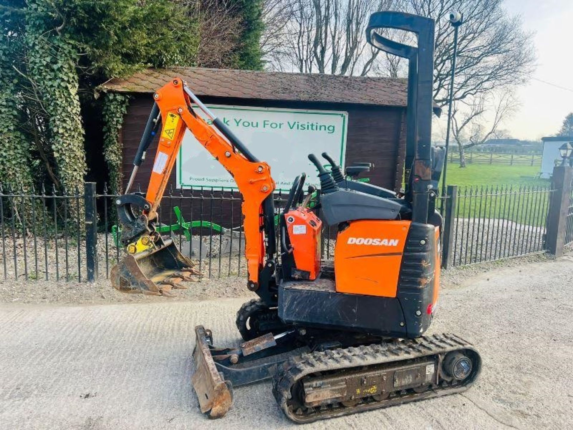 DOOSAN DX10Z EXCAVATOR *YEAR 2019 ,810 HOURS* C/W EXPANDING TRACKS - Image 10 of 10