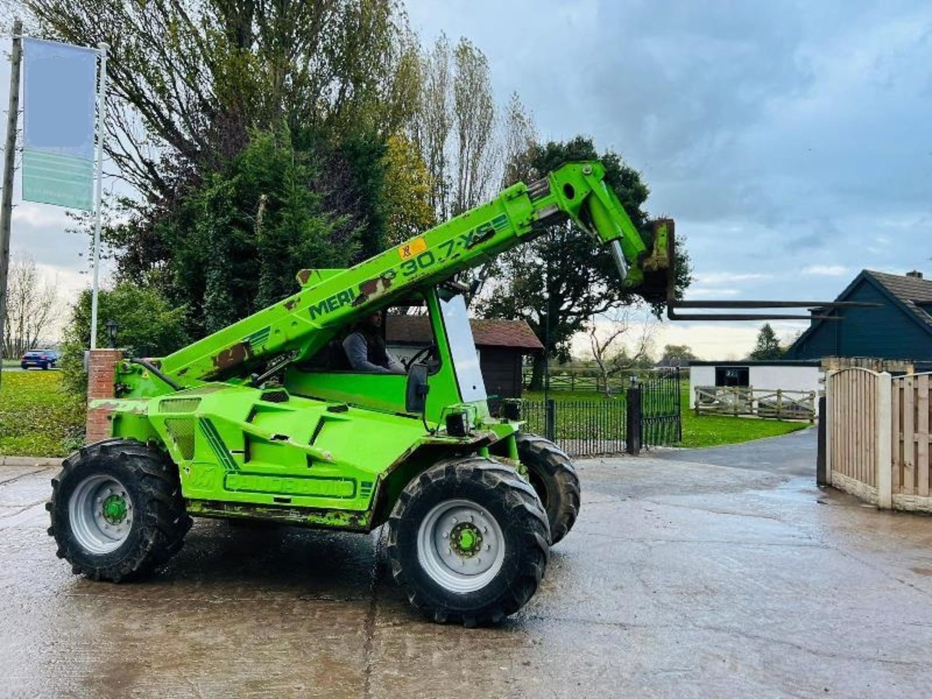 MERLO P30.7-XS 4WD TELEHANDLER C/W PALLET TINES - Image 5 of 18