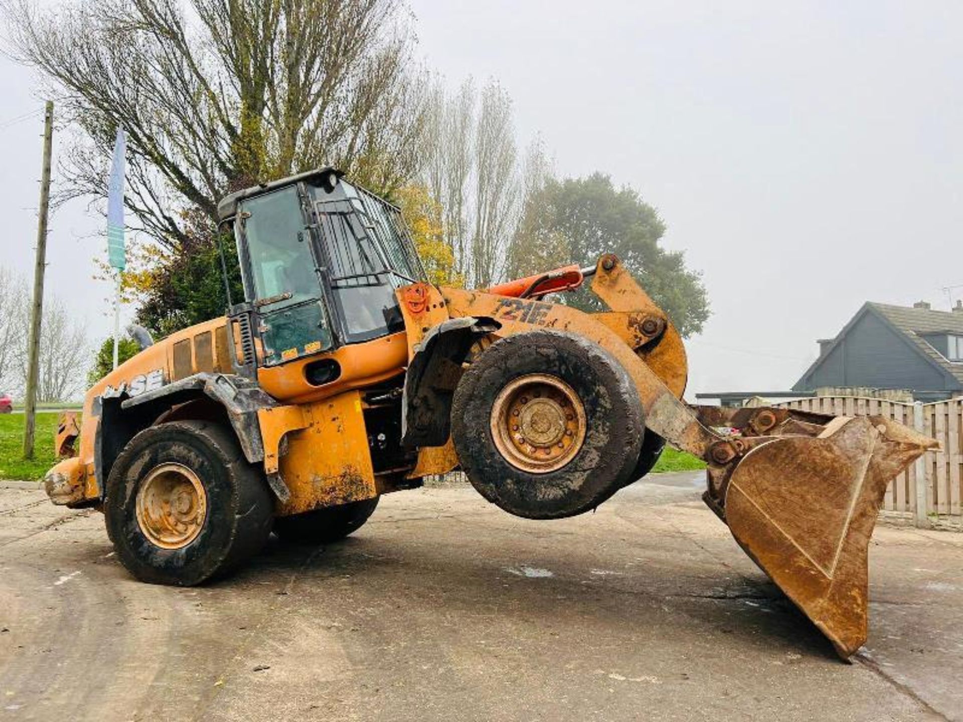 CASE 721E 4WD LOADING SHOVEL * YEAR 2010 * C/W BUCKET - Bild 5 aus 13