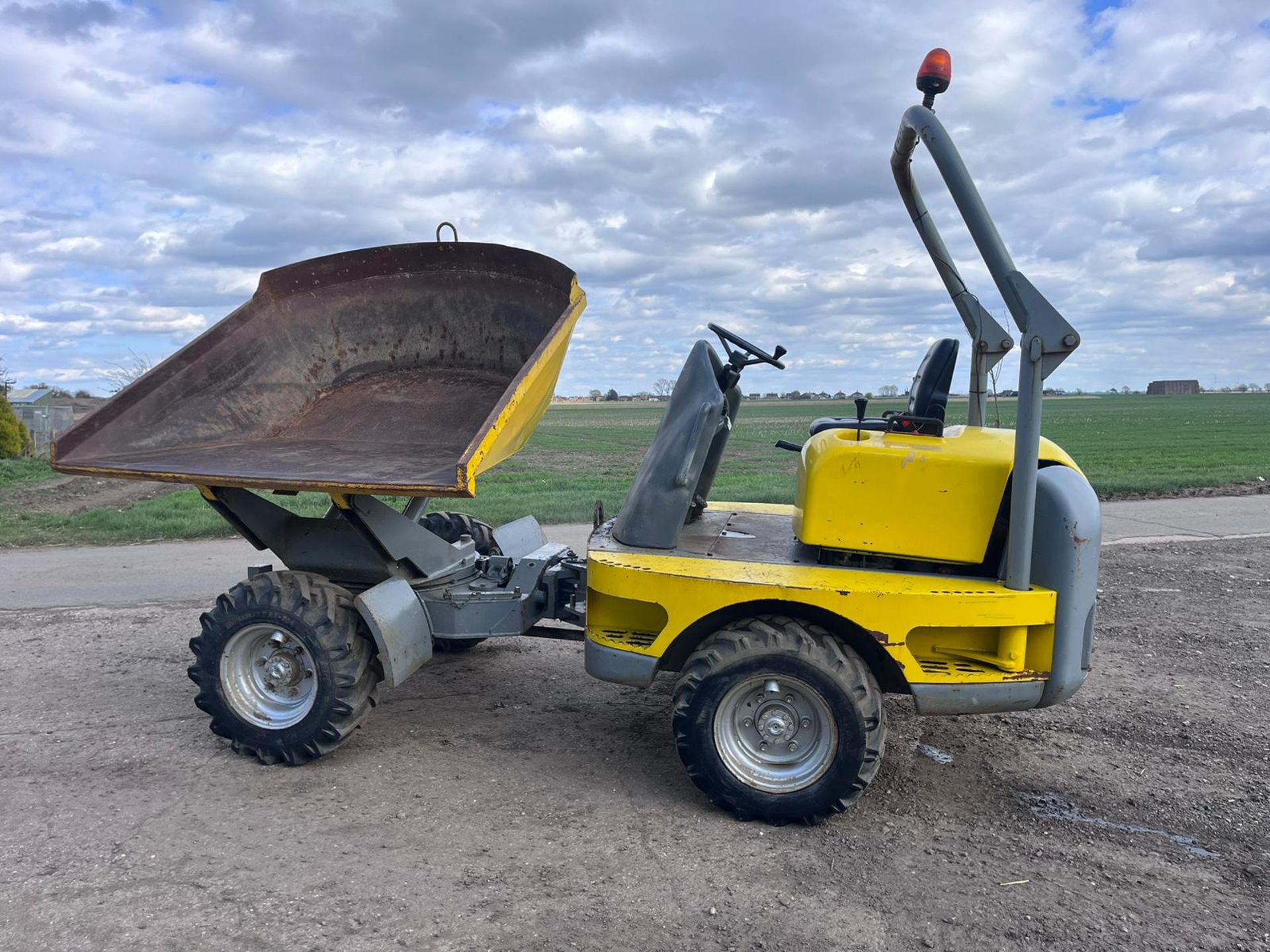 WACKER NEUSON 3 TONNE SWIVEL TIP DUMPER - Image 2 of 12