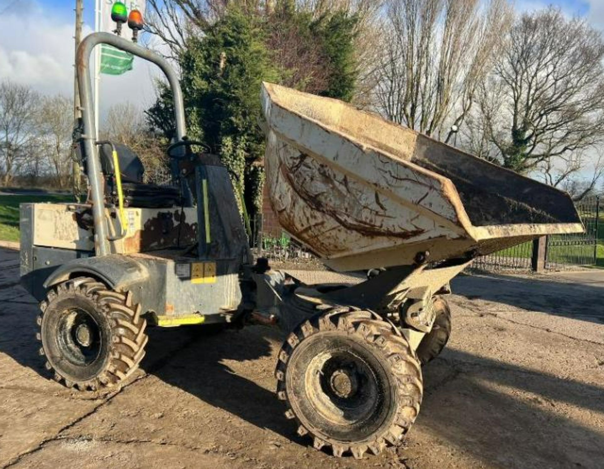 TEREX TA3S 4WD SWIVEL TIP DUMPER * YEAR 2013 , ROAD REGISTERED - Image 3 of 11