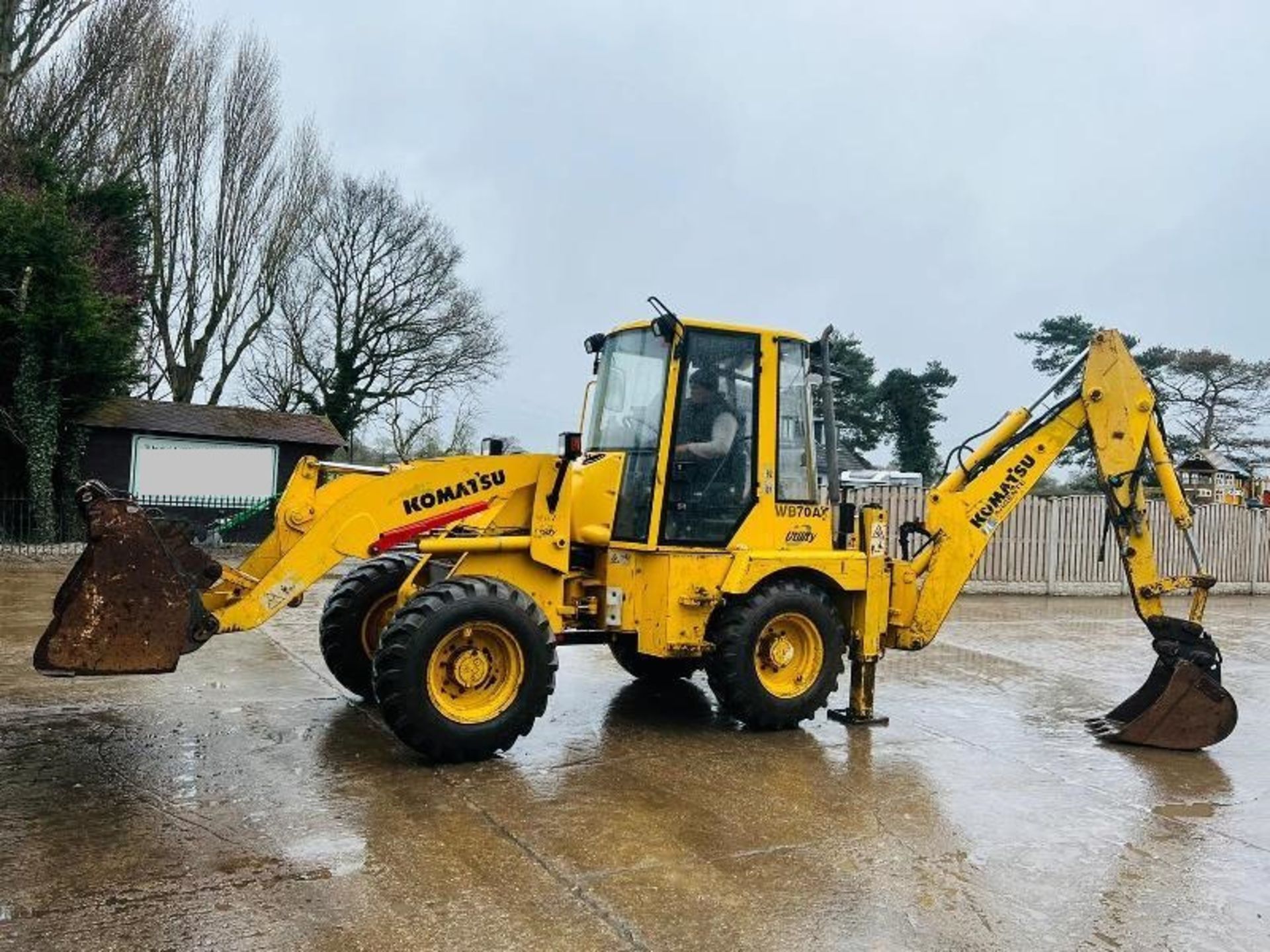 KOMATSU WB70A 4WD PIVOT STEER BACKHOE DIGGER C/W QUICK HITCH - Image 8 of 18