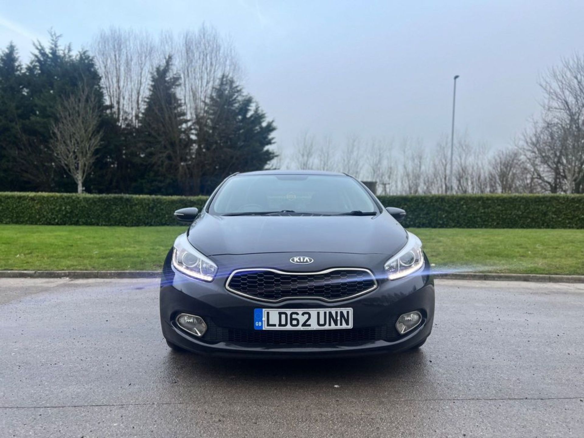 KIA CEED 1.6 CRDI ECODYNAMICS 2 EURO 5 (S/S) 5DR - Image 3 of 38