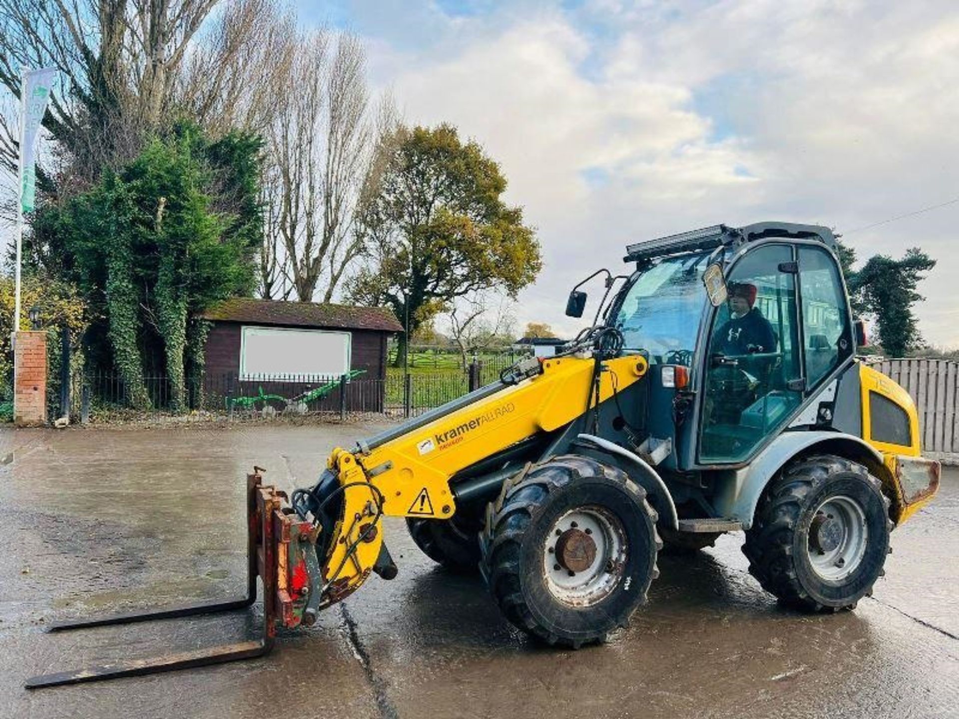 KRAMER 750T 4WD TELEHANDLER C/W QUICK HITCH & TELESCOPIC BOOM - Image 3 of 10