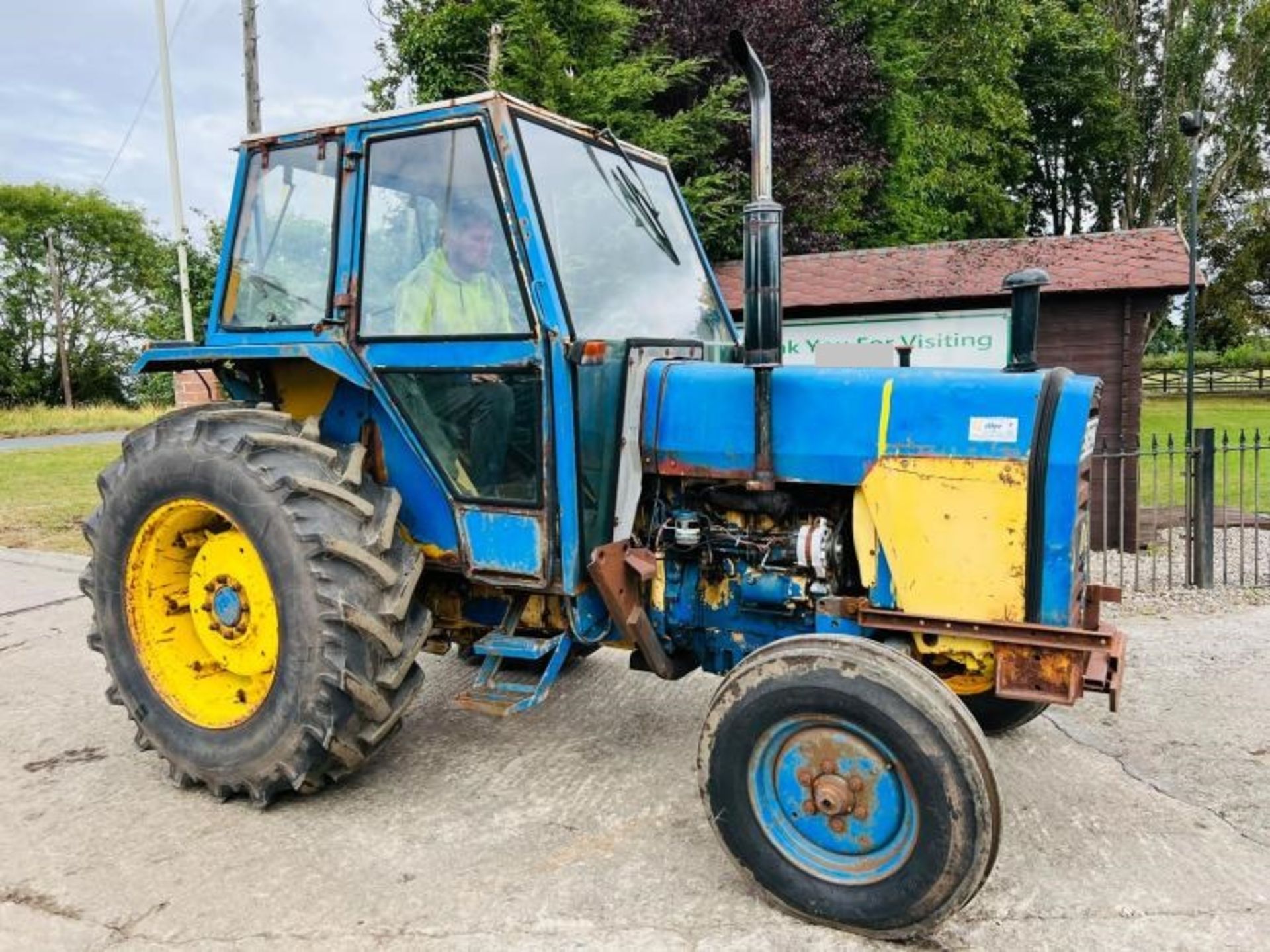 MASSEY FERGUSON 265 TRACTOR C/W REAR LINKAGE - Image 11 of 15