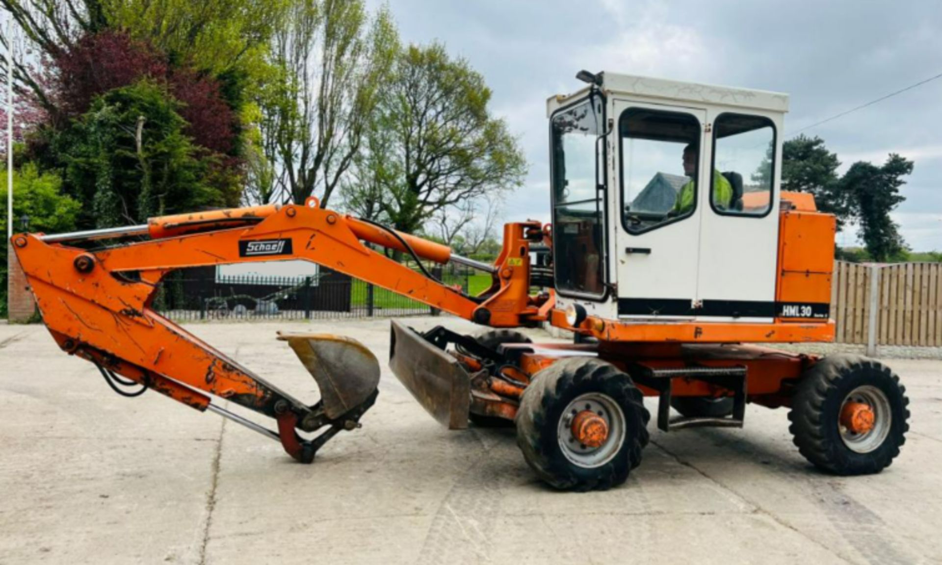 SCHAEFF HML30 4WD WHEELED EXCAVATOR C/W FRONT BLADE - Image 15 of 15