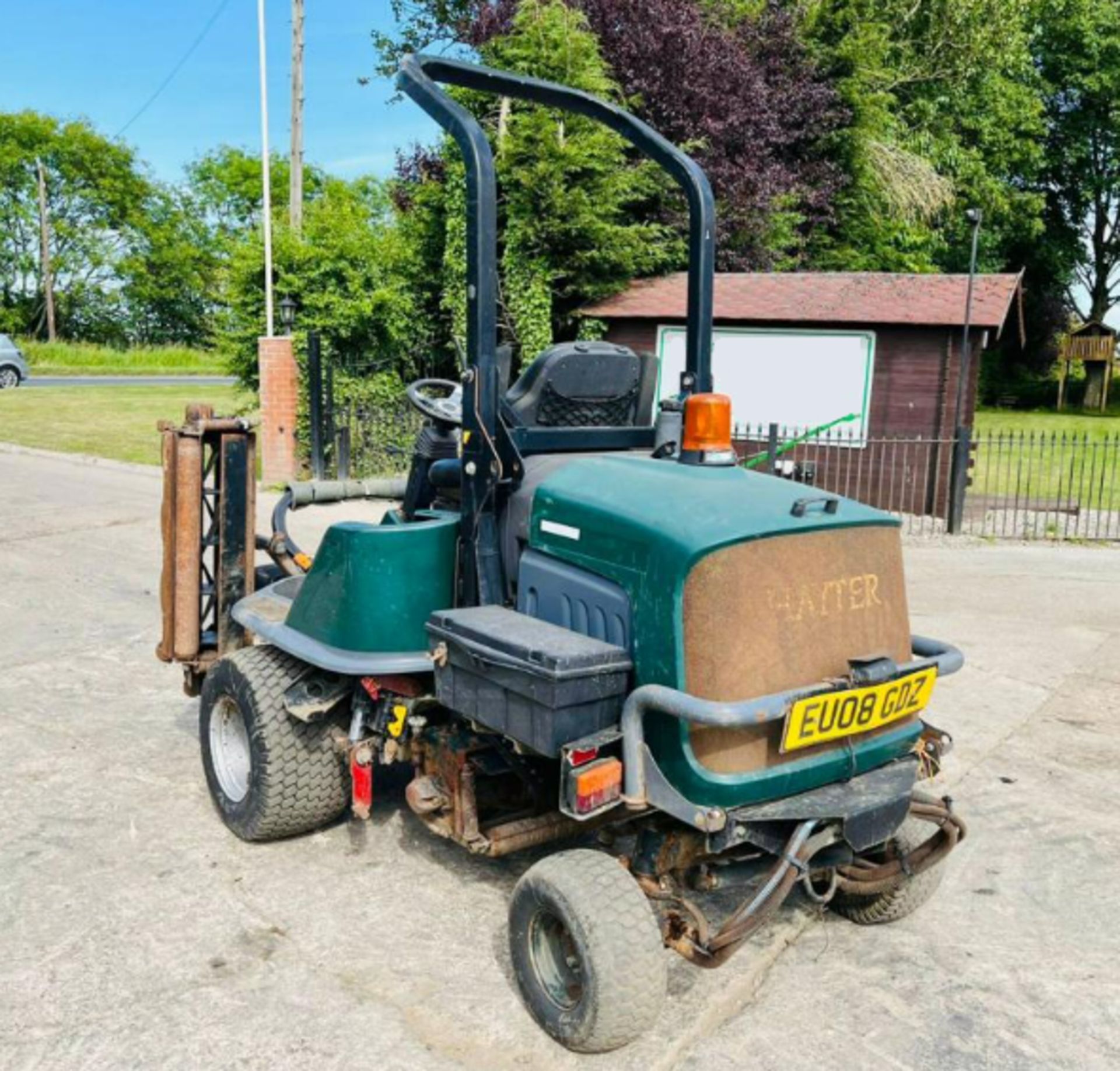 HAYTER LT324 4WD 3 GANG DIESEL MOWER C/W ROLE FRAME - Image 4 of 12