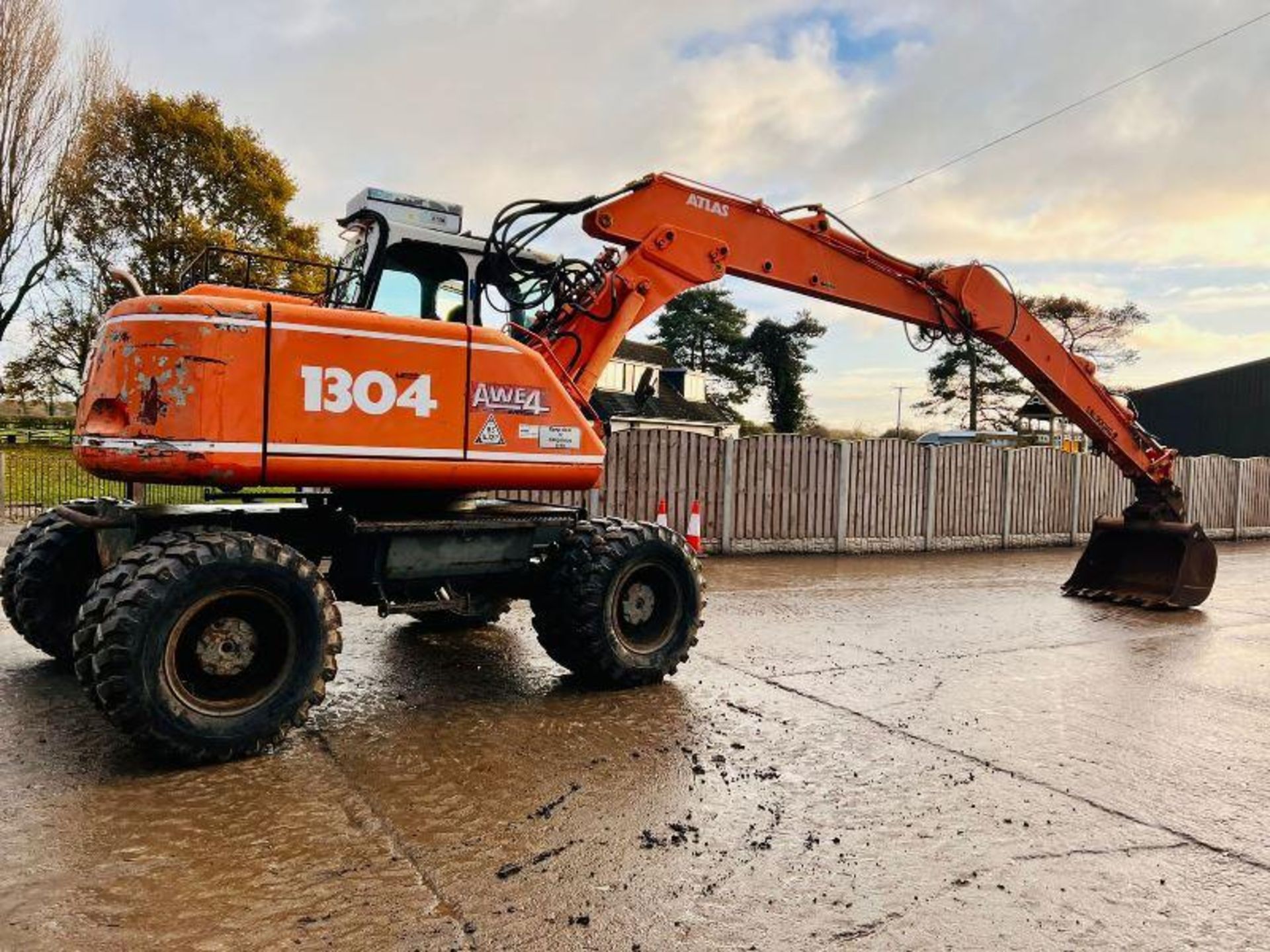 ATLAS 1304 4WD WHEELED EXCAVATOR C/W QUICK HITCH