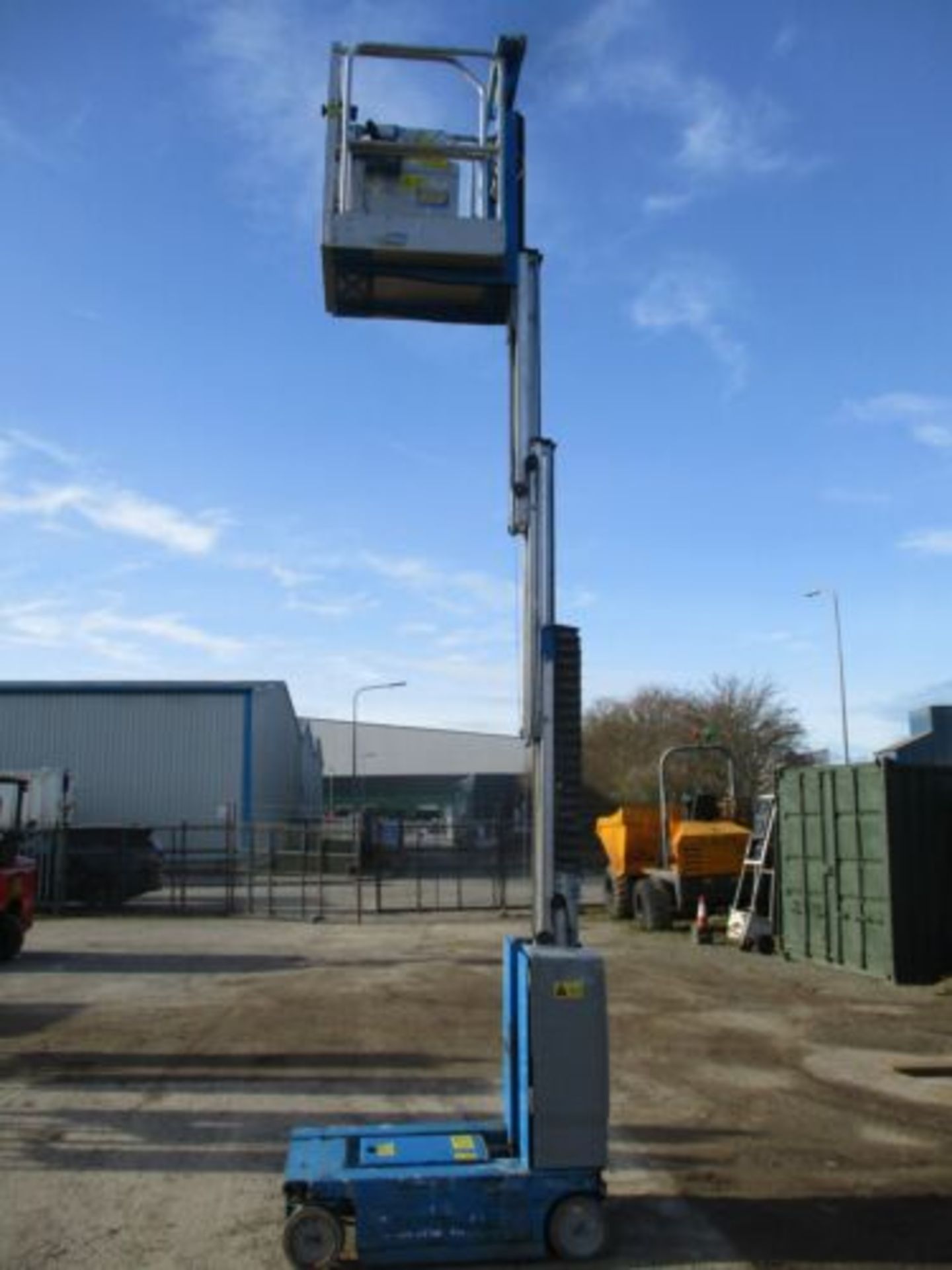 2010 GENIE GR15 SCISSOR LIFT ACCESS PLATFORM CHERRY PICKER SKYJACK MEWP - Image 11 of 11