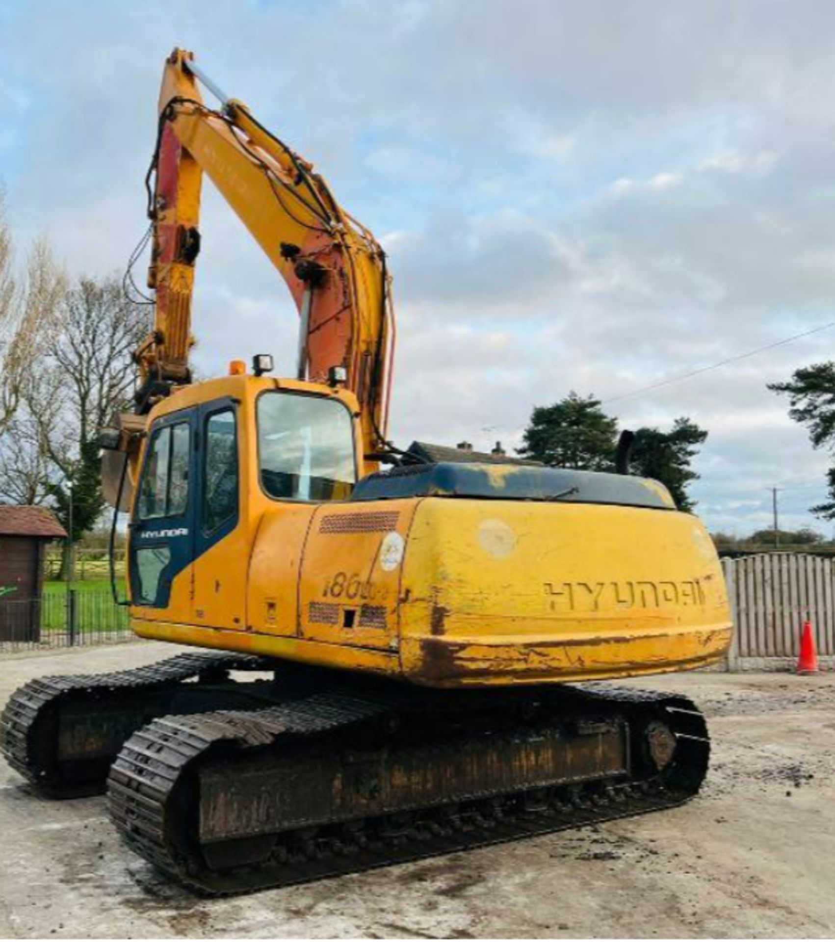 HYUNDIA R180LC-3 TRACKED EXCAVATOR C/W QUICK HITCH & BUCKET - Image 7 of 12