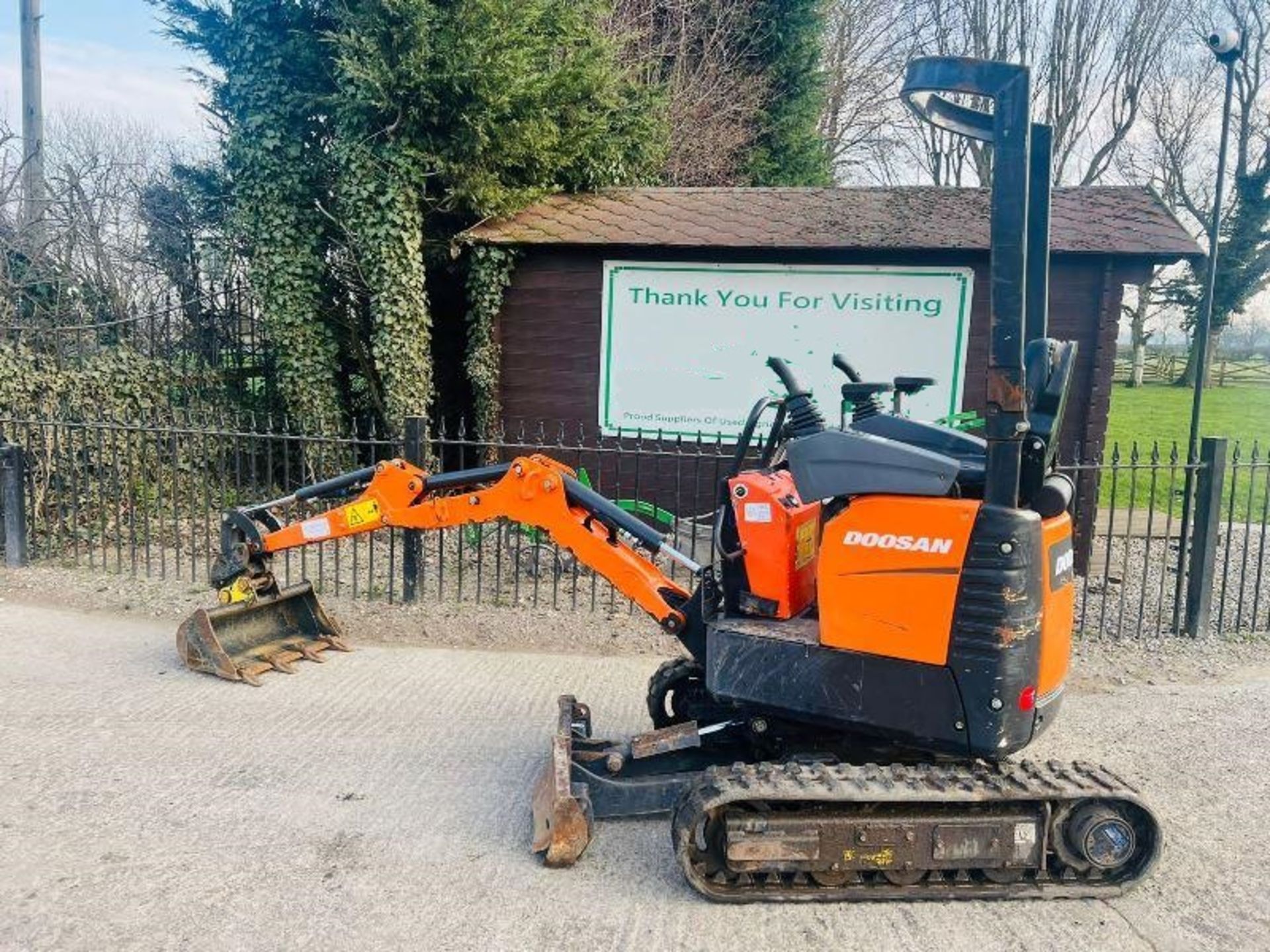 DOOSAN DX10Z EXCAVATOR *YEAR 2019 ,810 HOURS* C/W EXPANDING TRACKS - Image 8 of 10