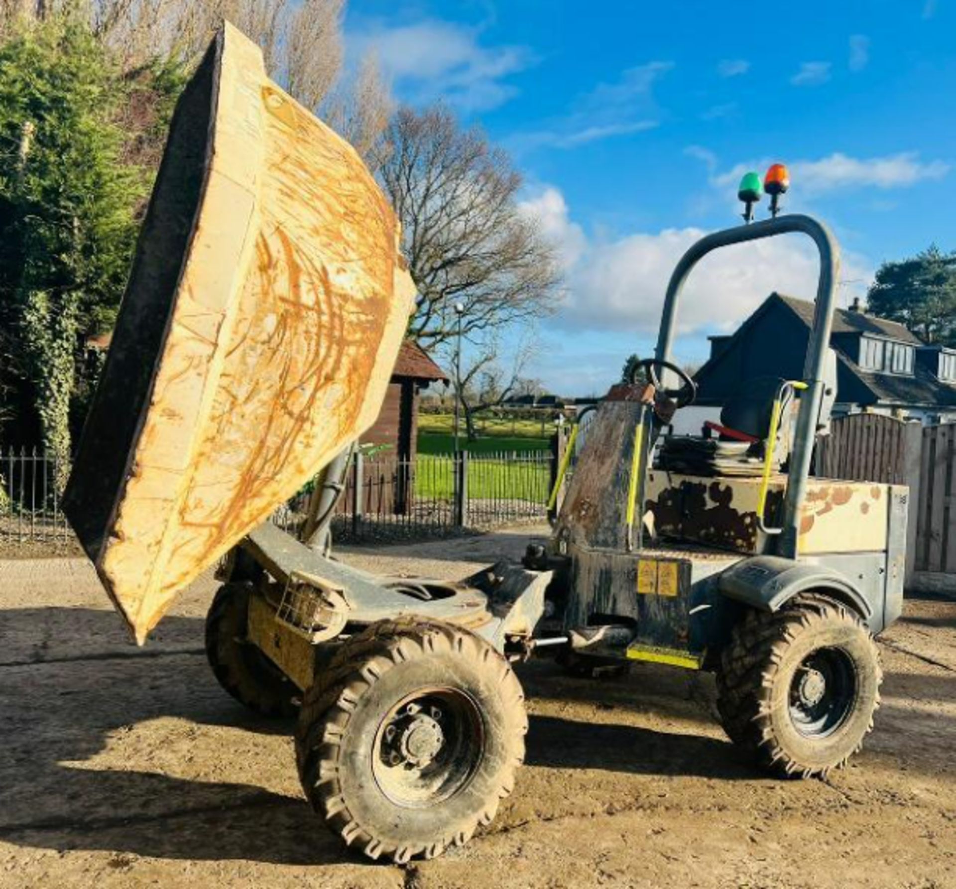 TEREX TA3S 4WD SWIVEL TIP DUMPER * YEAR 2013 , ROAD REGISTERED - Image 8 of 11