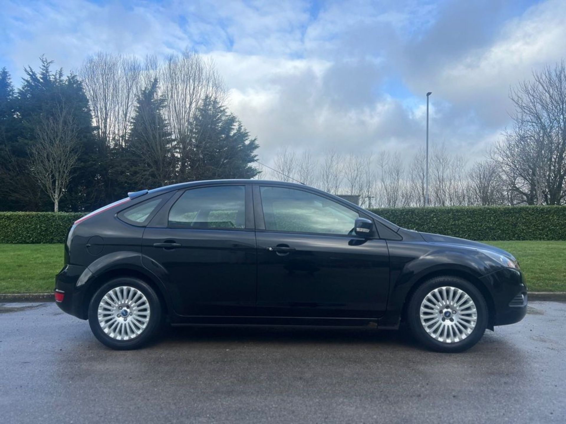 FORD FOCUS 1.6 TDCI DPF TITANIUM 5DR - Image 14 of 36