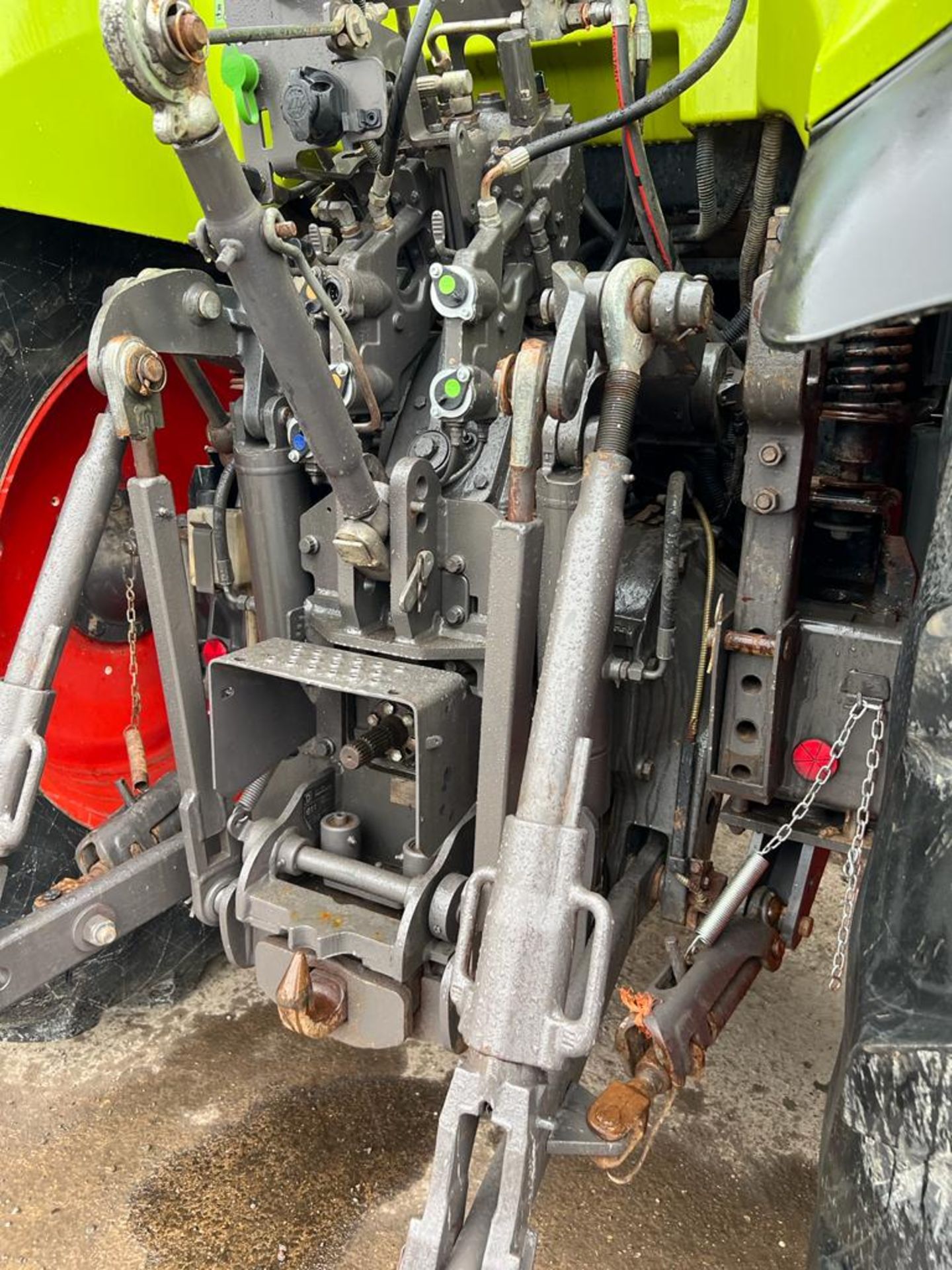 CLAAS ARION 640 TRACTOR, 2012, FRONT AND CAB SUSPENSION - Image 4 of 10