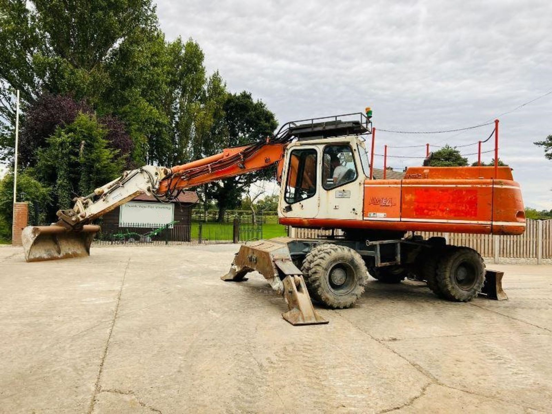 ATLAS 1704 4WD WHEELED EXCAVATOR C/W BLADE & QUICK HITCH - Image 5 of 20