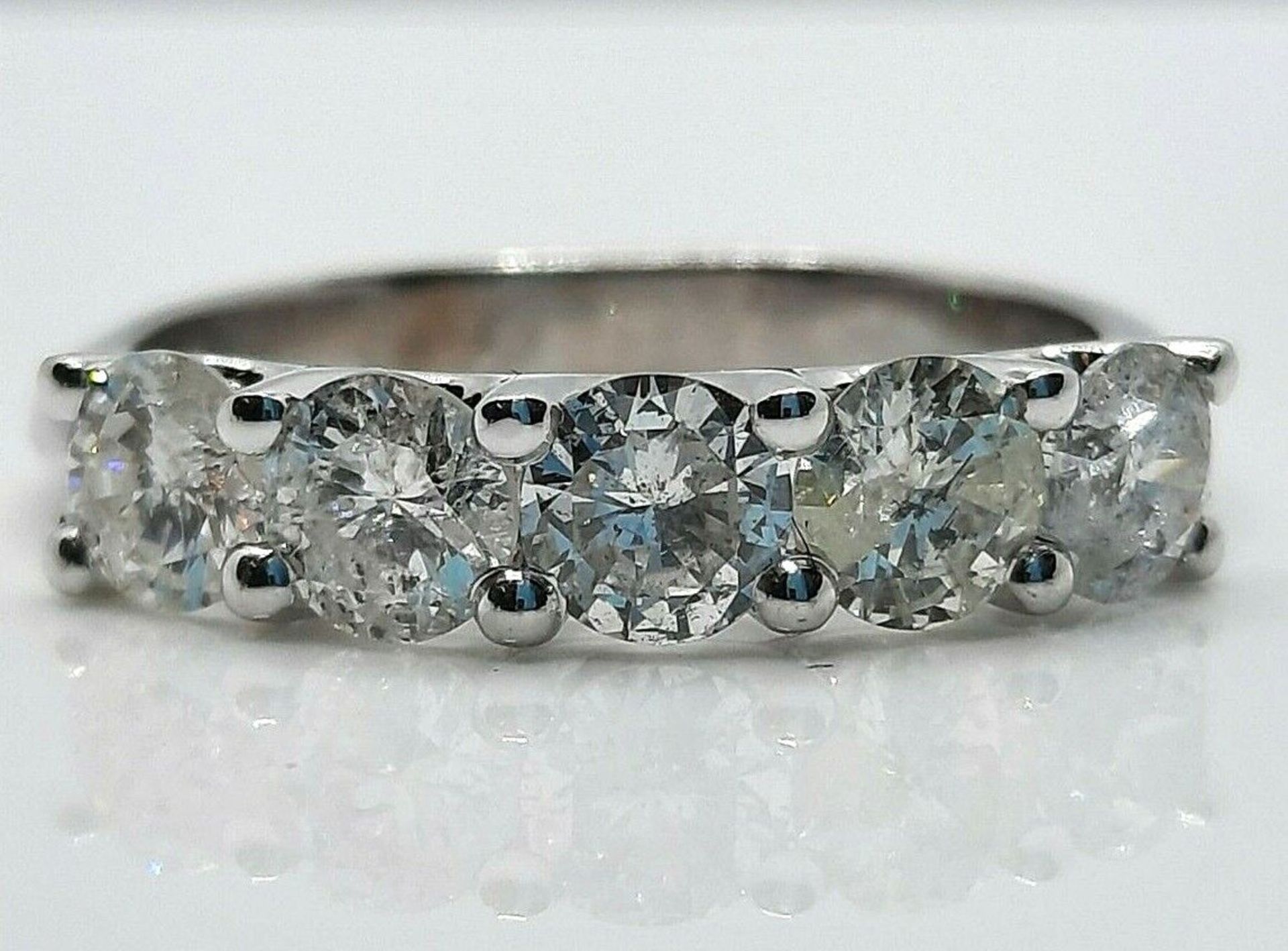 5 STONE 1.30 KARAT DIAMOND ETERNITY RING/WHITE GOLD - Image 3 of 6