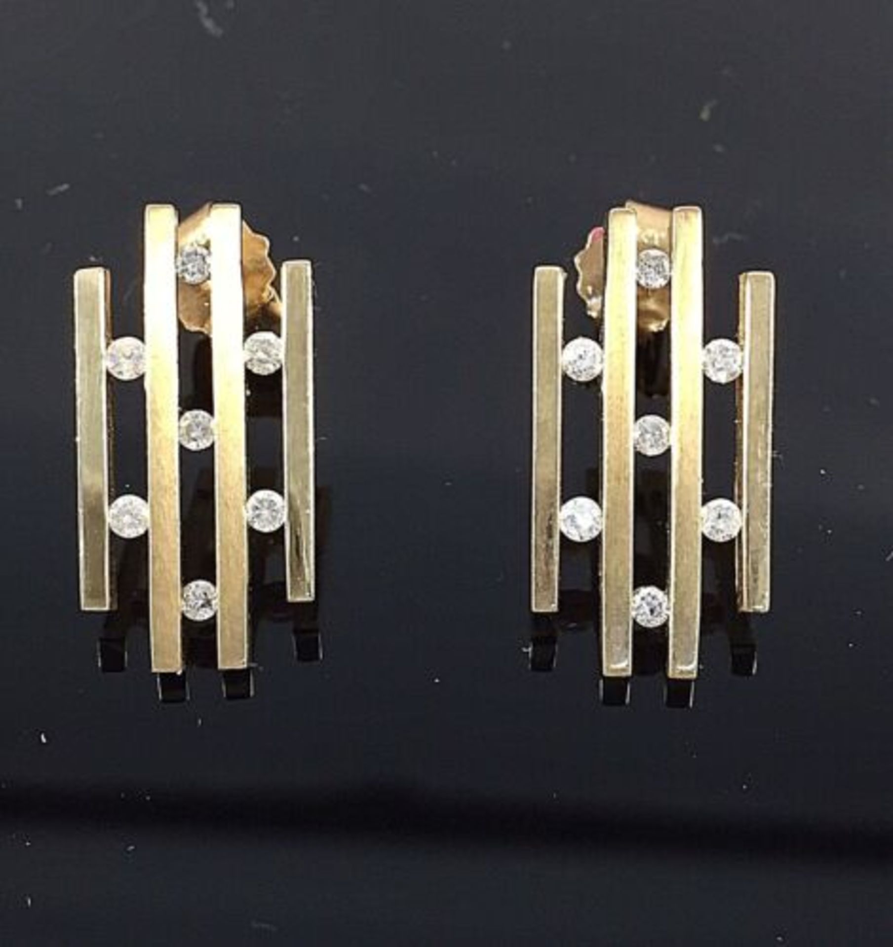 0.30CT DIAMOND EARRING IN SOLID 9CT YELLOW GOLD. - Image 3 of 9