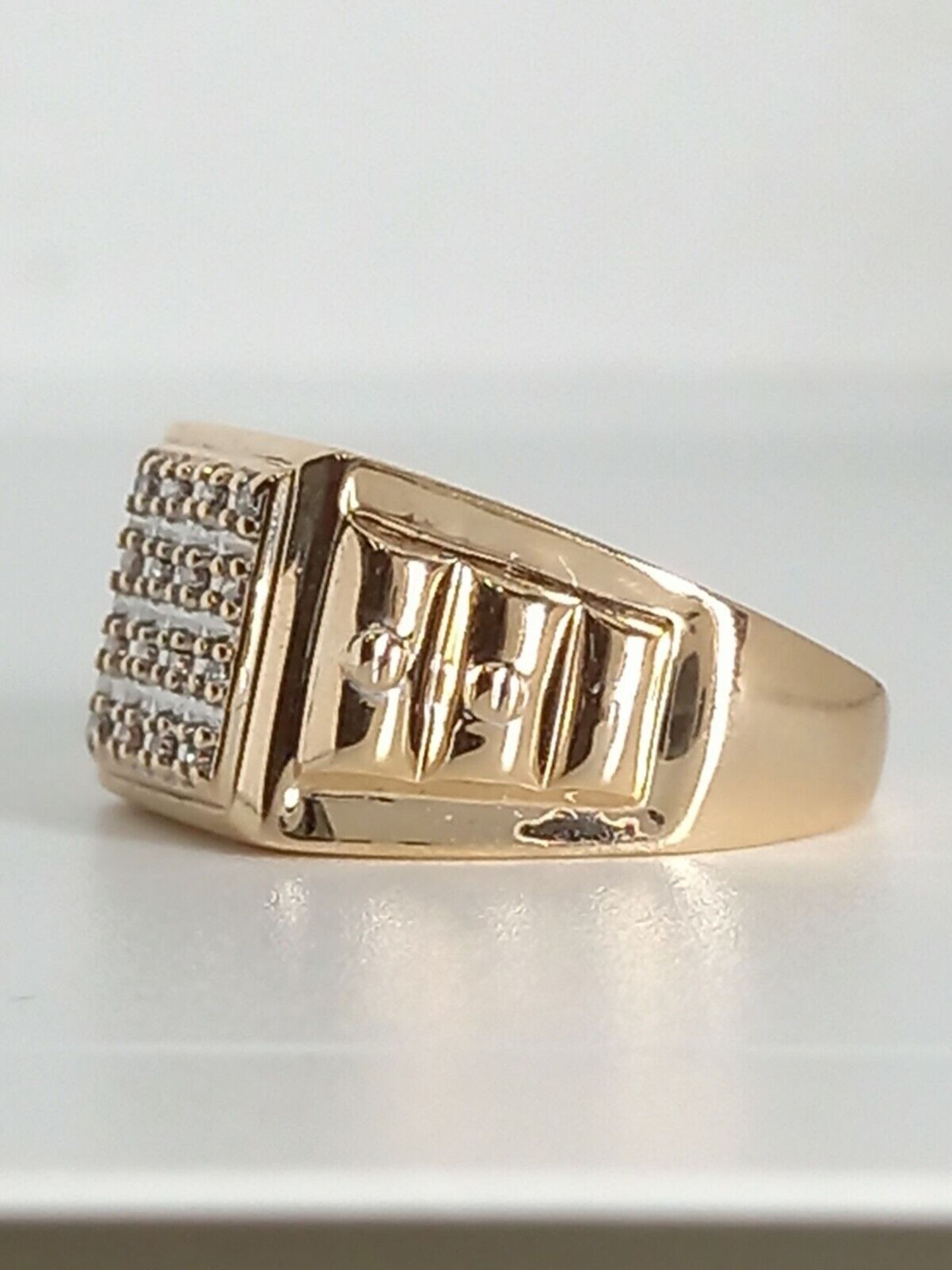 SIGNET RING FEATURES 16 DIAMONDS IN A LUX PAVE SETTING, ENCLAVED IN 9CT YELLOW GOLD - Image 2 of 5