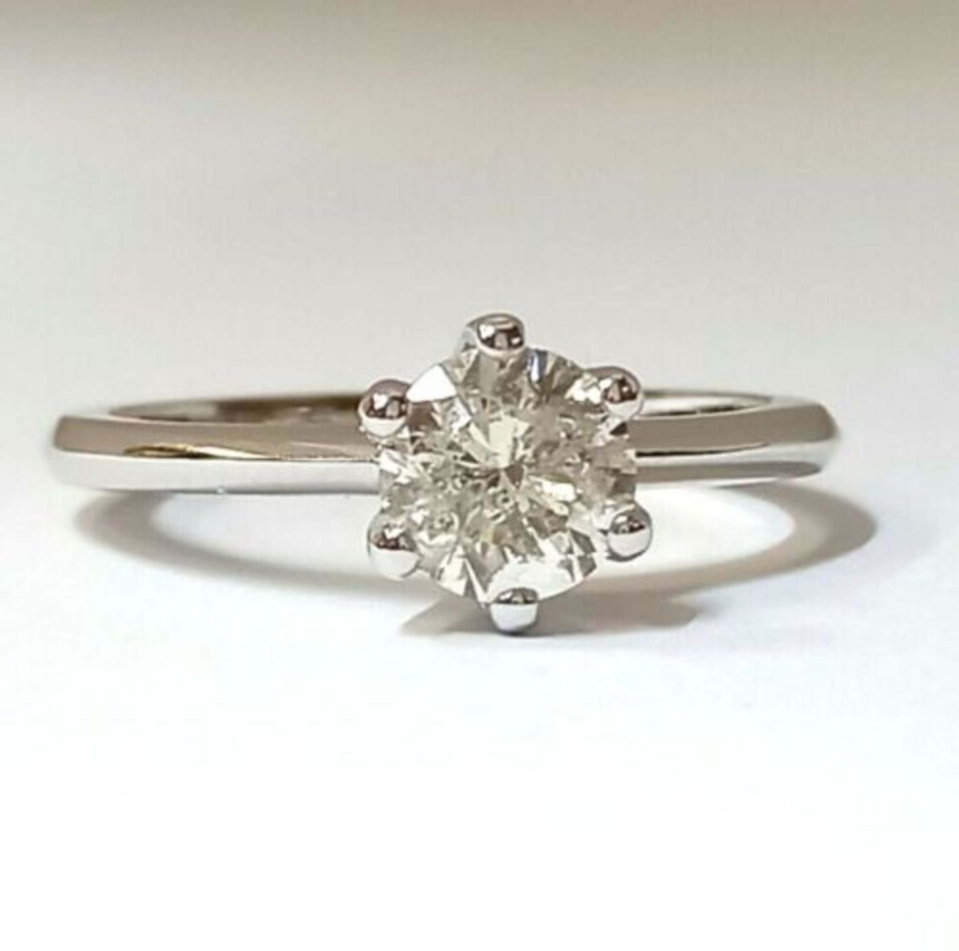 0.91CT DIAMOND SOLITAIRE ENGAGEMENT RING/WHITE GOLD - Image 5 of 5