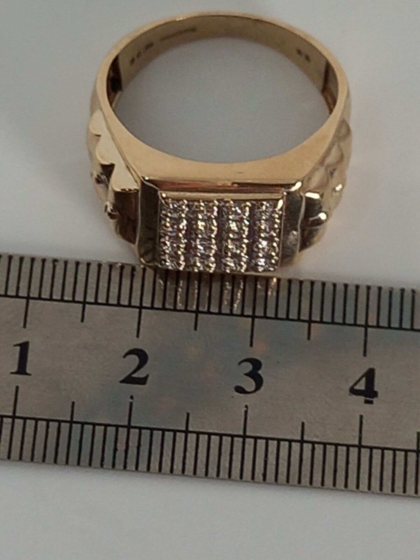 SIGNET RING FEATURES 16 DIAMONDS IN A LUX PAVE SETTING, ENCLAVED IN 9CT YELLOW GOLD - Image 4 of 5