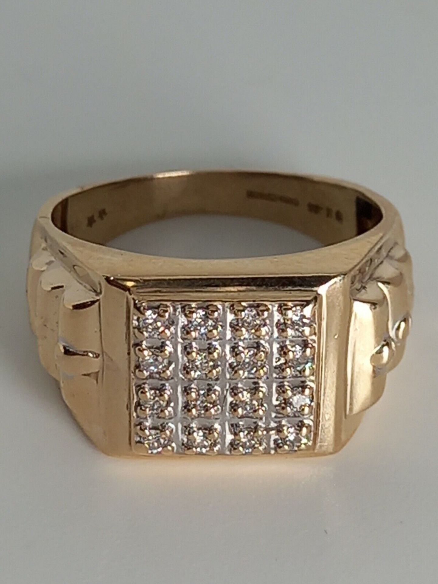 SIGNET RING FEATURES 16 DIAMONDS IN A LUX PAVE SETTING, ENCLAVED IN 9CT YELLOW GOLD - Image 5 of 5
