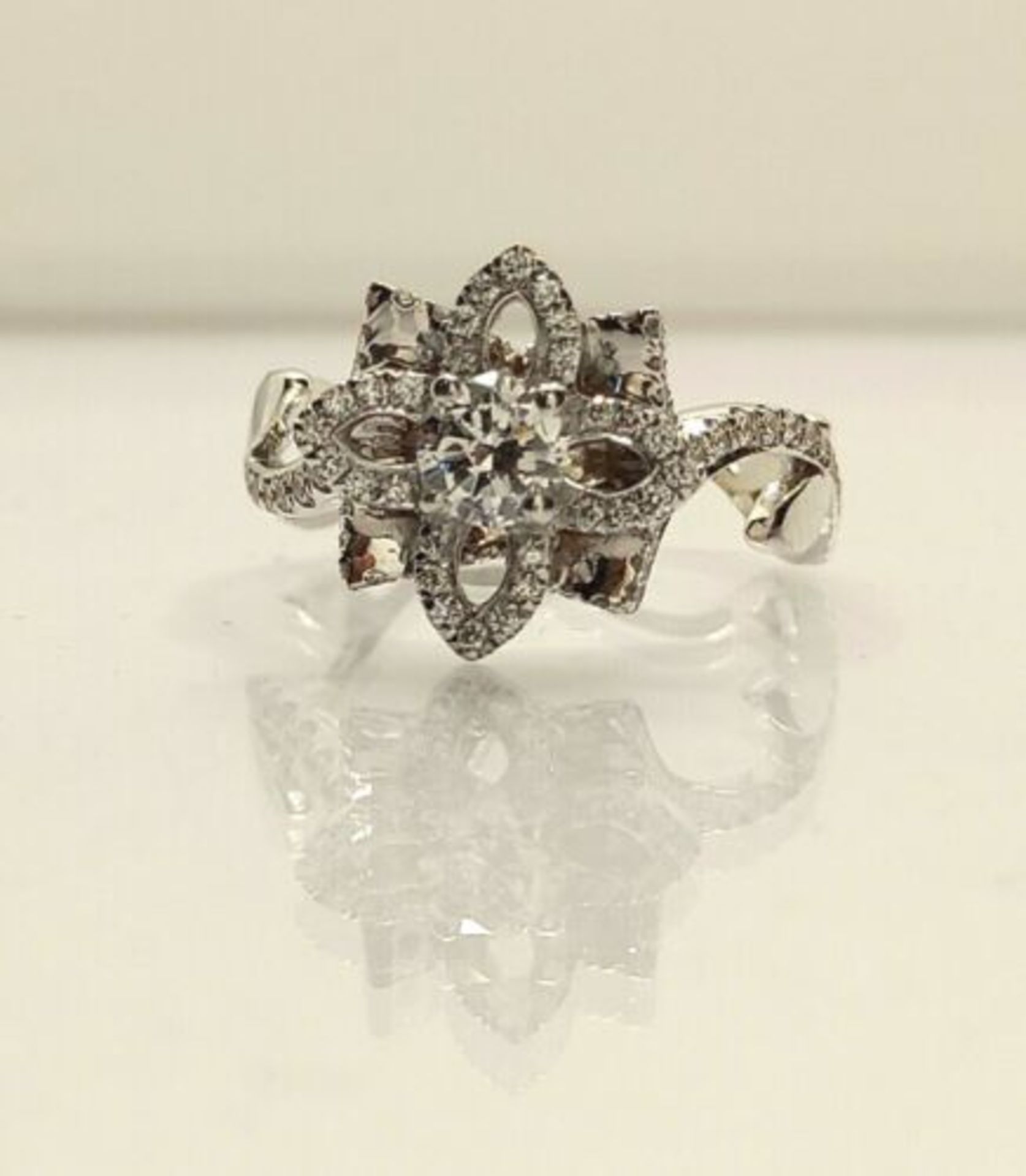 0.74 CT DIAMOND DRESS RING/CLUSTER /WHITE GOLD - Image 2 of 6