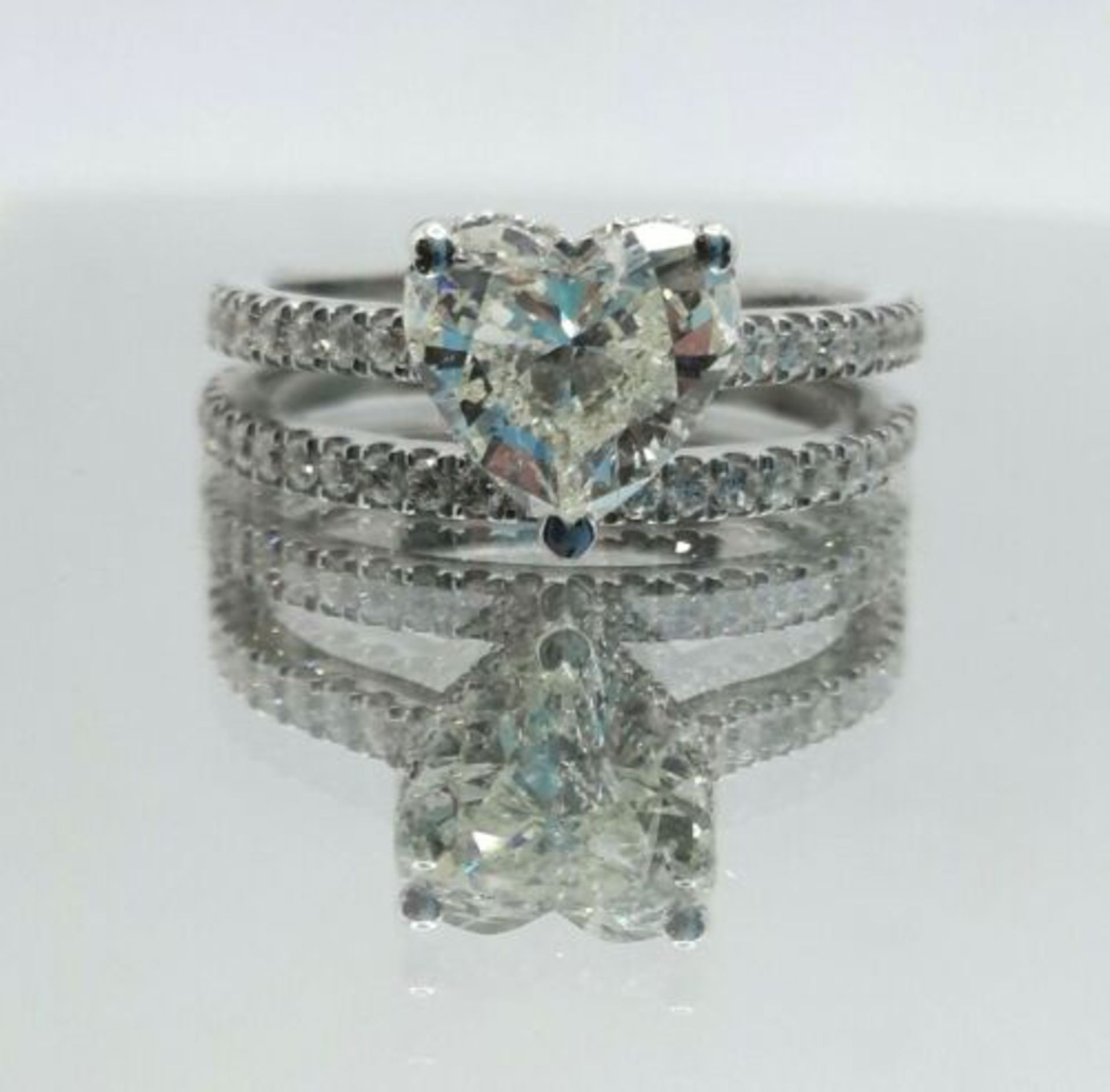 2.22CT HEART SHAPE ENGAGEMENT RING /DIAMOND WEDDING BAND (SET) - Image 2 of 5