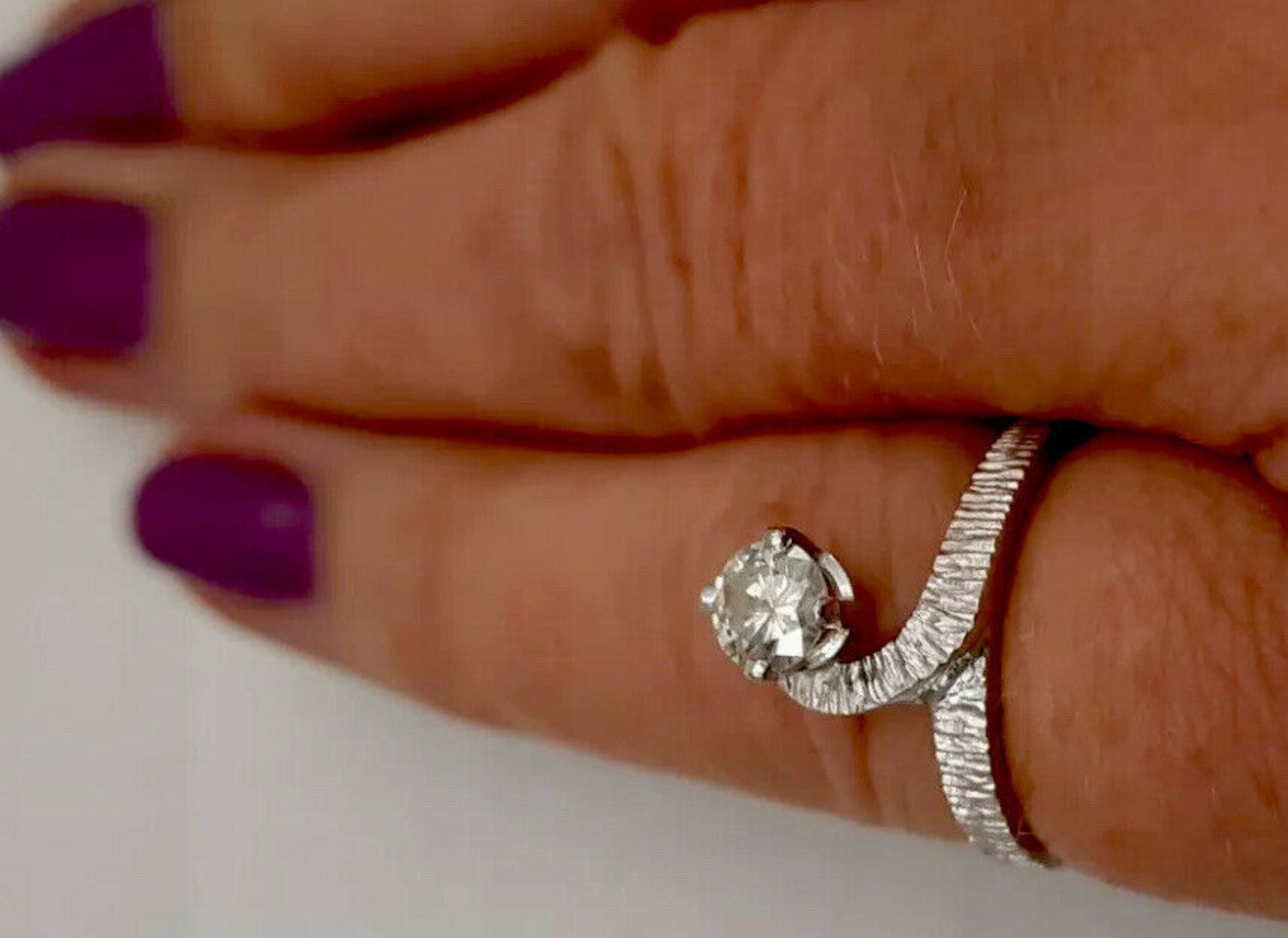 HANDMADE SOLITAIRE BRILLIANT CUT 0.38 CARAT DIAMOND ENGAGEMENT RING - Image 4 of 4