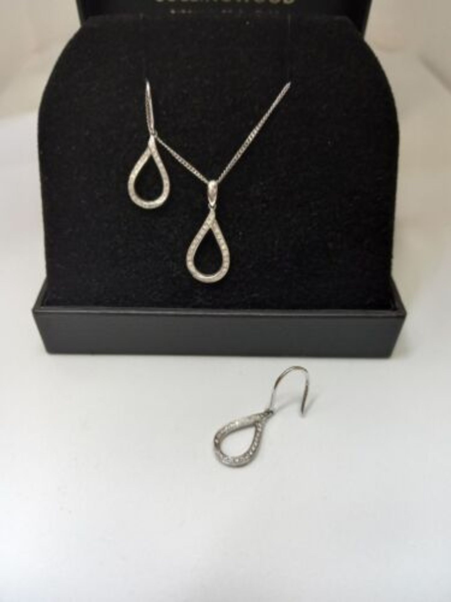 DIAMOND & EARRING SET 0.22CT 9CT WHITE GOLD - Image 2 of 3