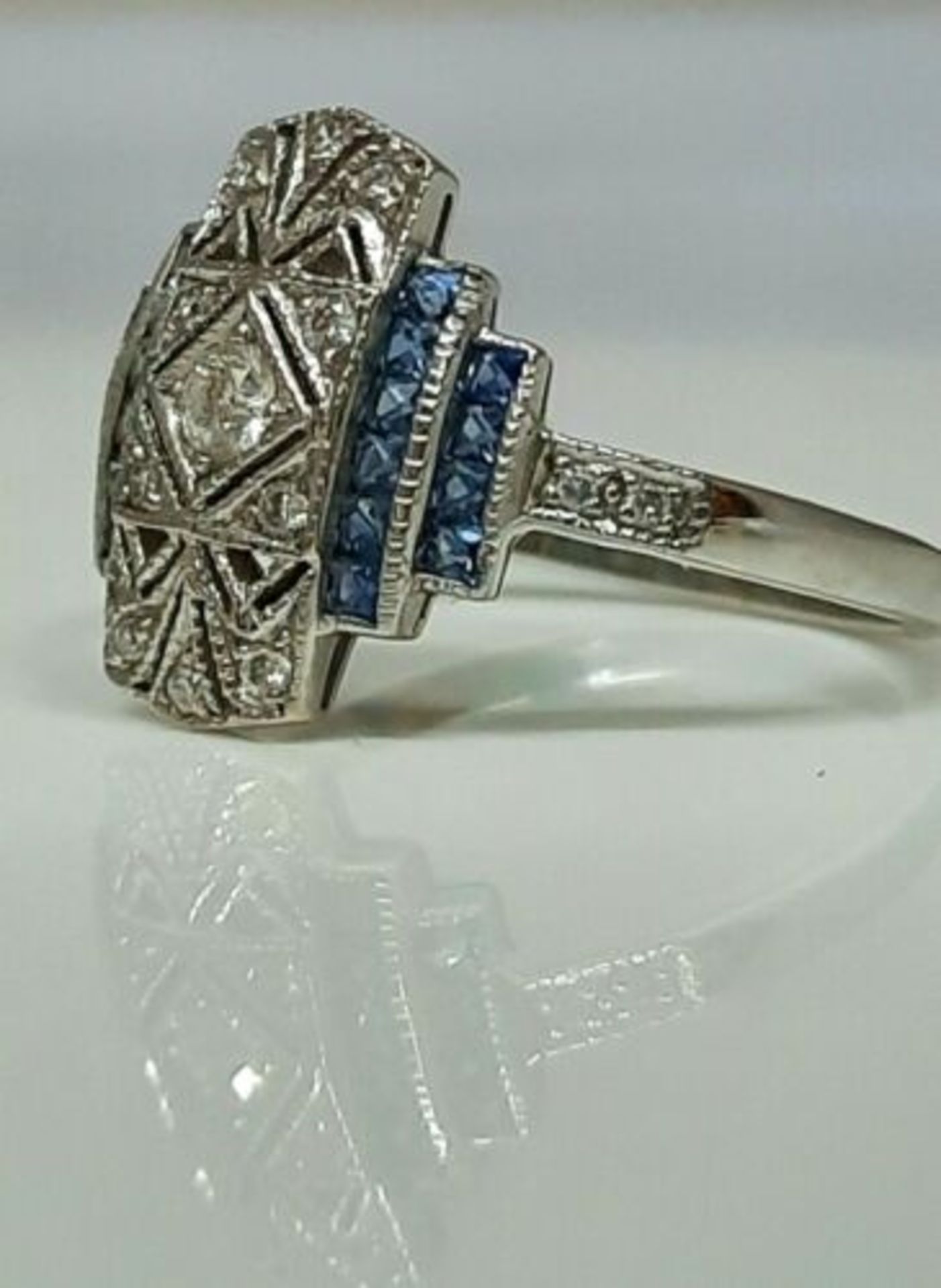 DIAMOND AND SAPPHIRE ART NOUVEAU STYLE DRESS RING IN WHITE GOLD - Image 3 of 6