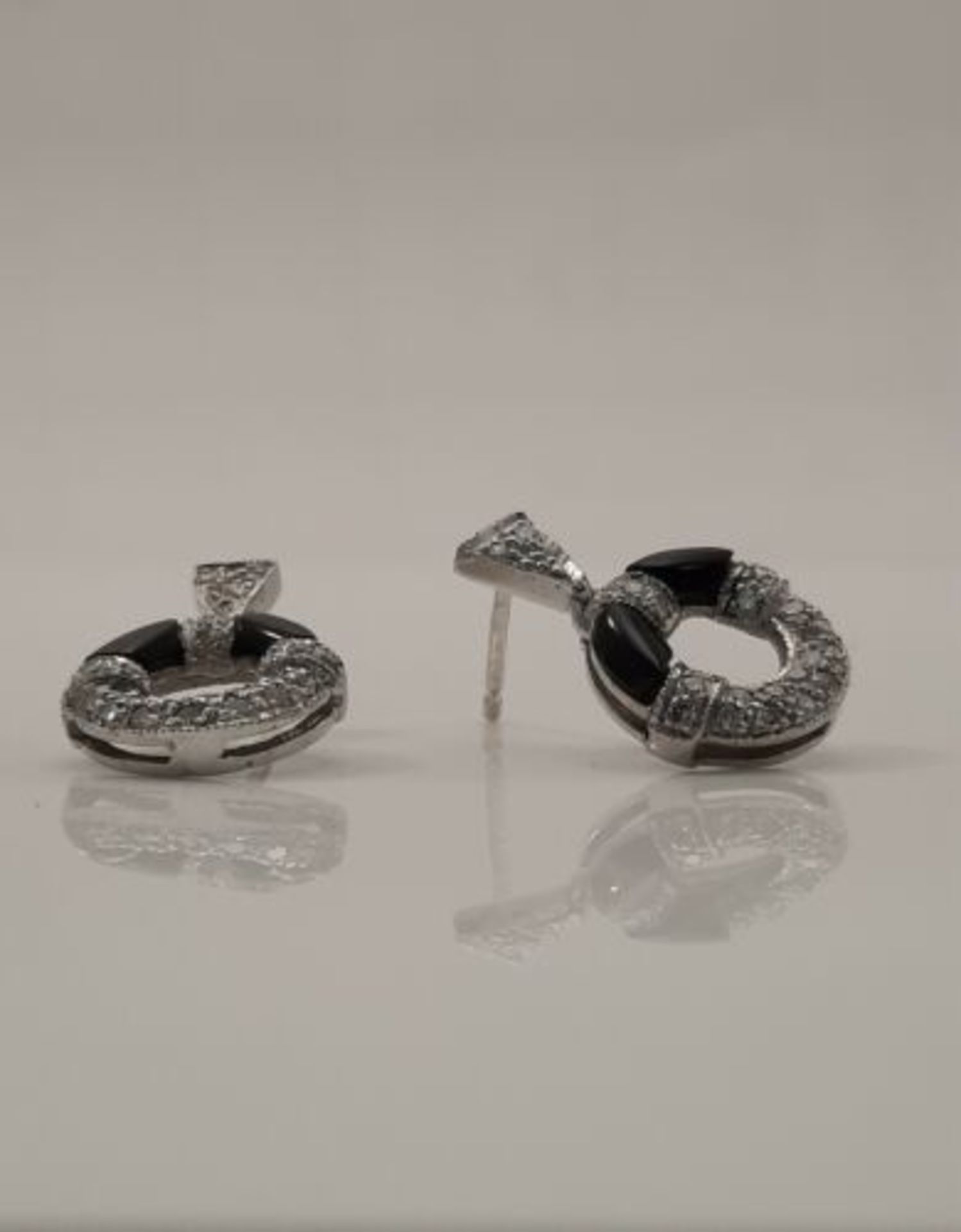 BLACK ONYX & DIAMOND EARRINGS /WHITE GOLD - Image 4 of 6