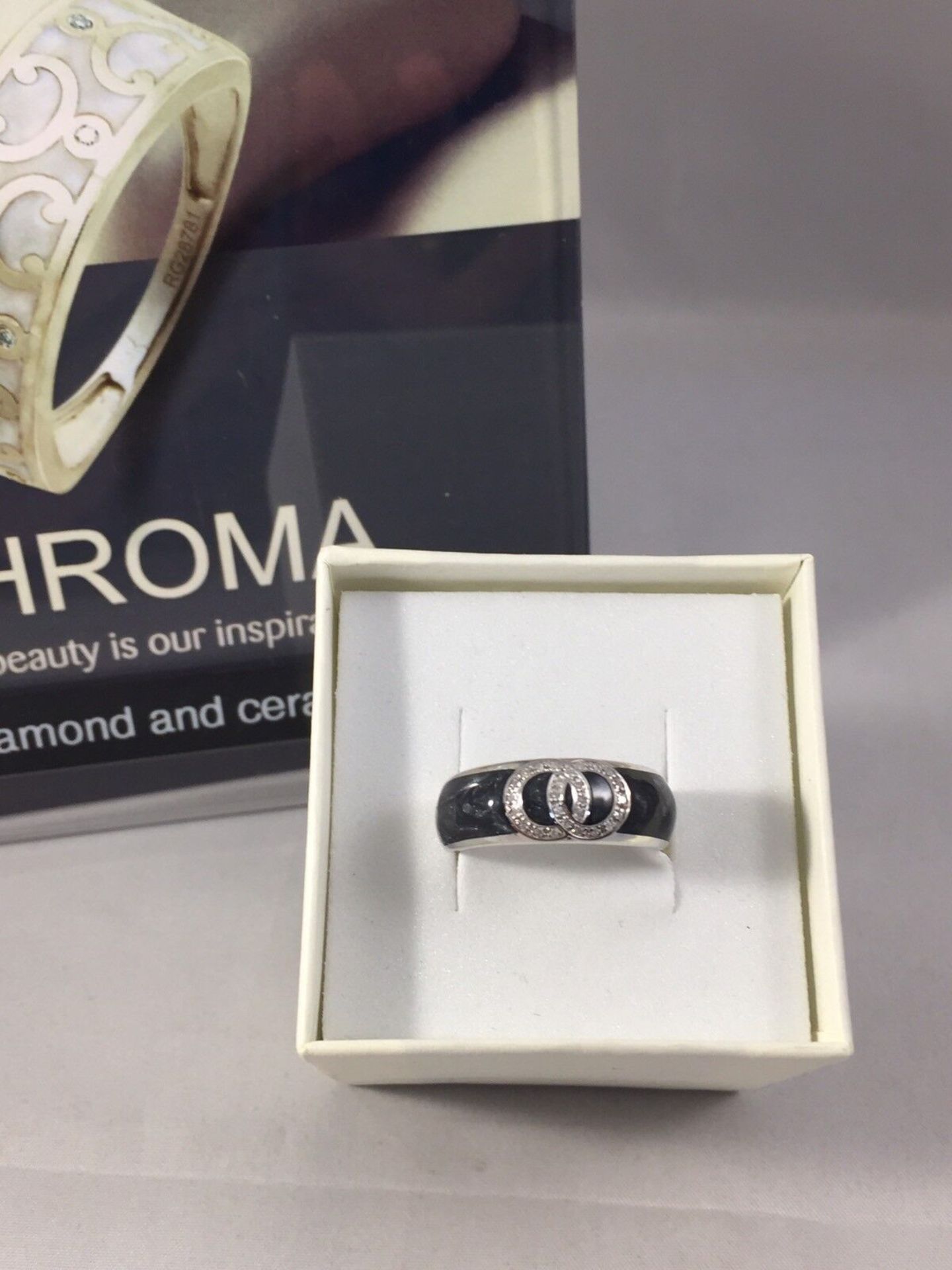 CERAMIC & 0.10CT DIAMONDS RING/ GREY-BLACK/STERLING SILVER SIZE K1/2