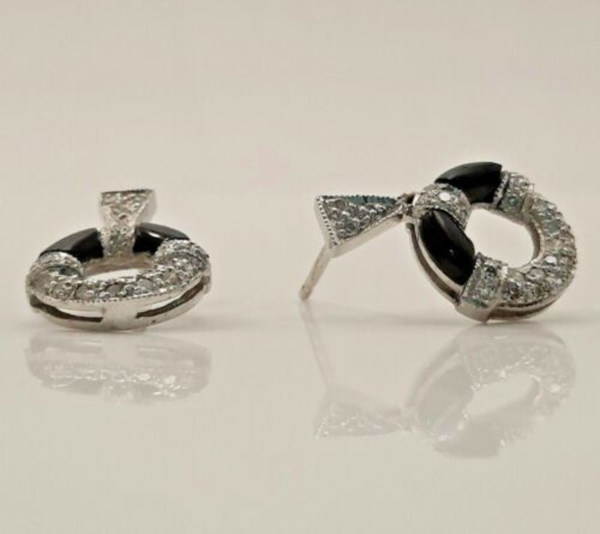 BLACK ONYX & DIAMOND EARRINGS /WHITE GOLD - Image 5 of 6