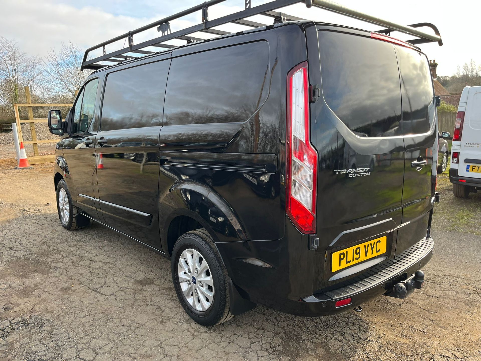 2019 FORD TRANSIT CUSTOM 280 SWB LIMITED PANEL VAN - 65K MILES - NEW MOT - PL19 VYC - Image 5 of 17