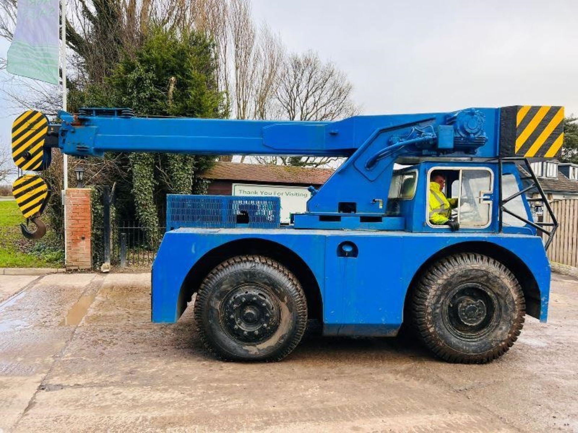 IRON FAIRY MOBILE CRANE C/W HYDRAULIC PUSH OUT BOOM - Image 10 of 11