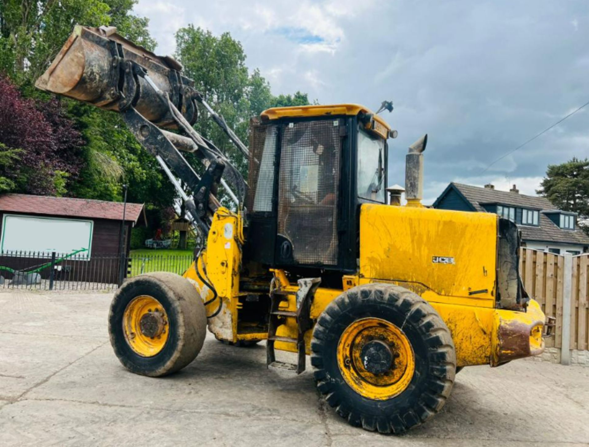 JCB 411 4WD LOADING SHOVEL * YEAR 2010 * C/W BUCKET - Image 8 of 17