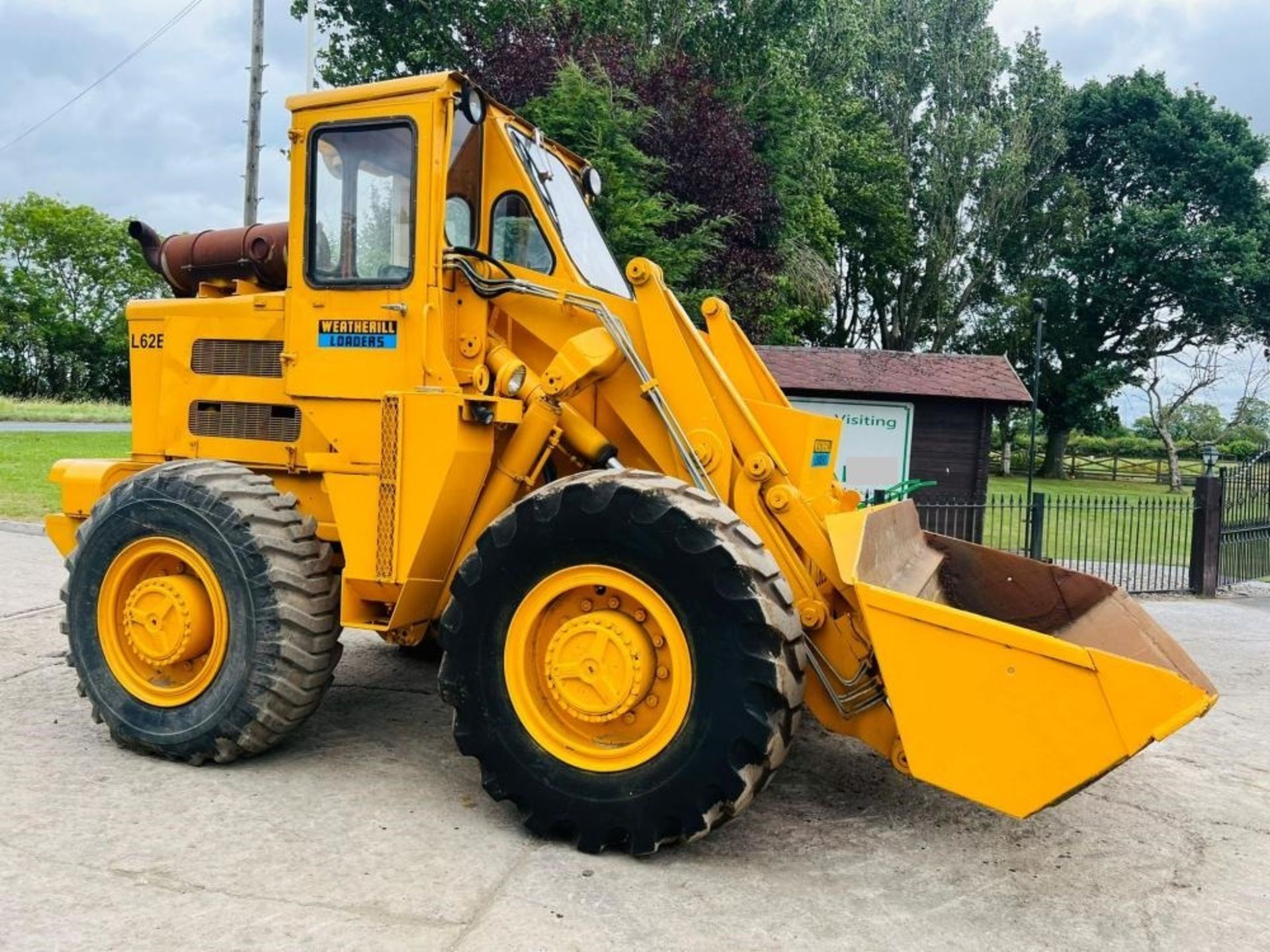 WEATHERILL L62B-11-690 4WD LOADING SHOVEL C/W BUCKET *CHOICE OF TWO* - Image 13 of 13