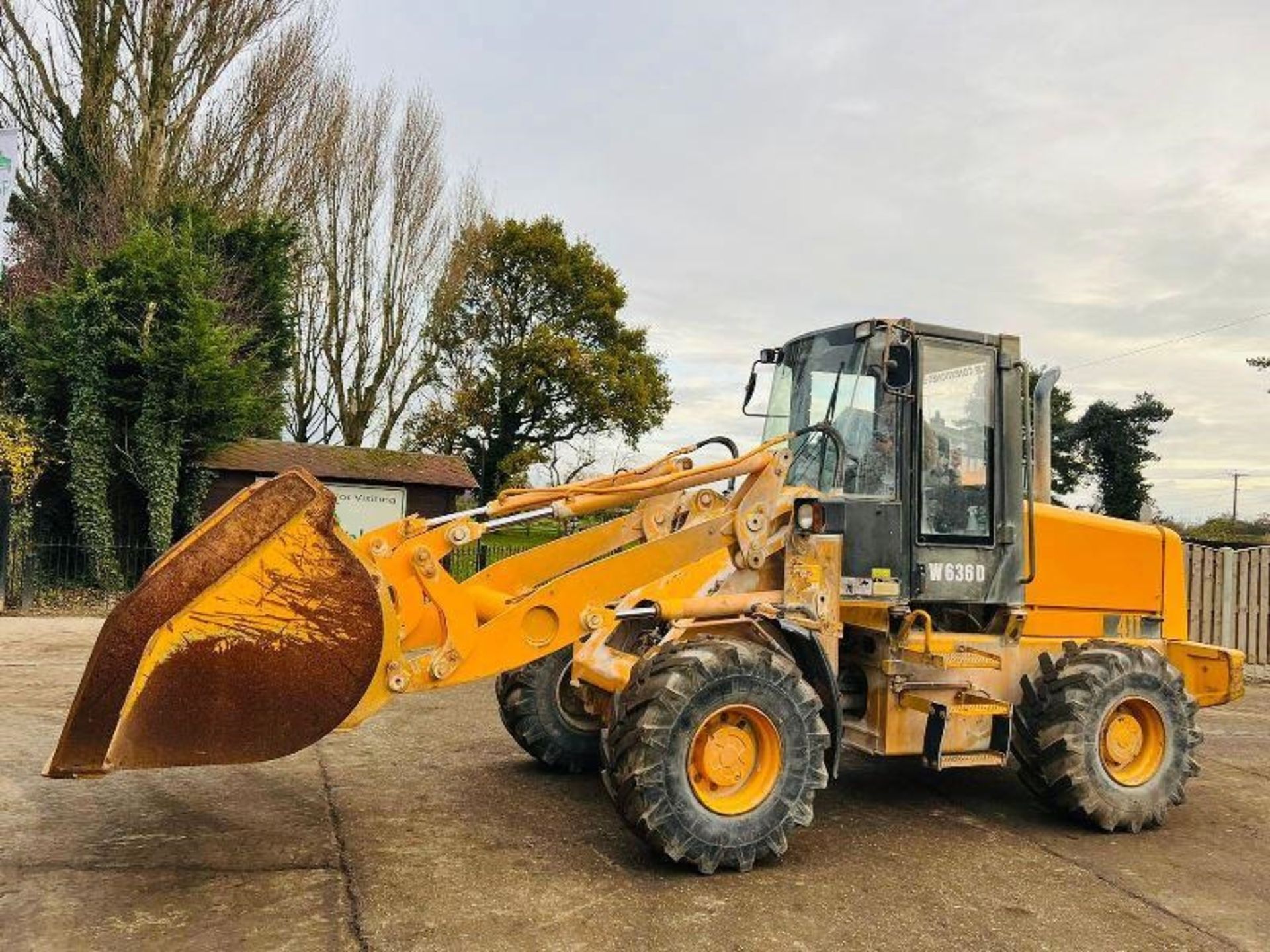 JCB 411 4WD LOADING SHOVEL C/W LOADMASTER 8000 MONITOR - Image 10 of 10